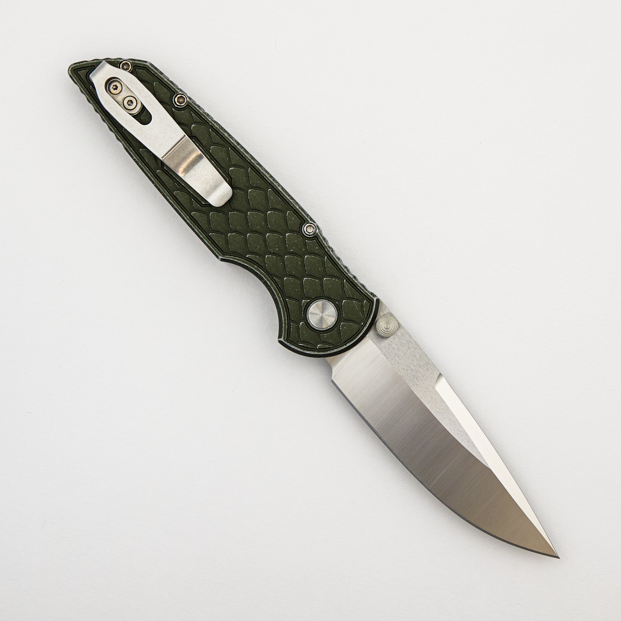 TR-3 Integrity - INT1105-LTD BW REPTILE Green - Battleworn "Reptile" Texture Green Handle - Machine Satin MagnaCut Blade - Pearl