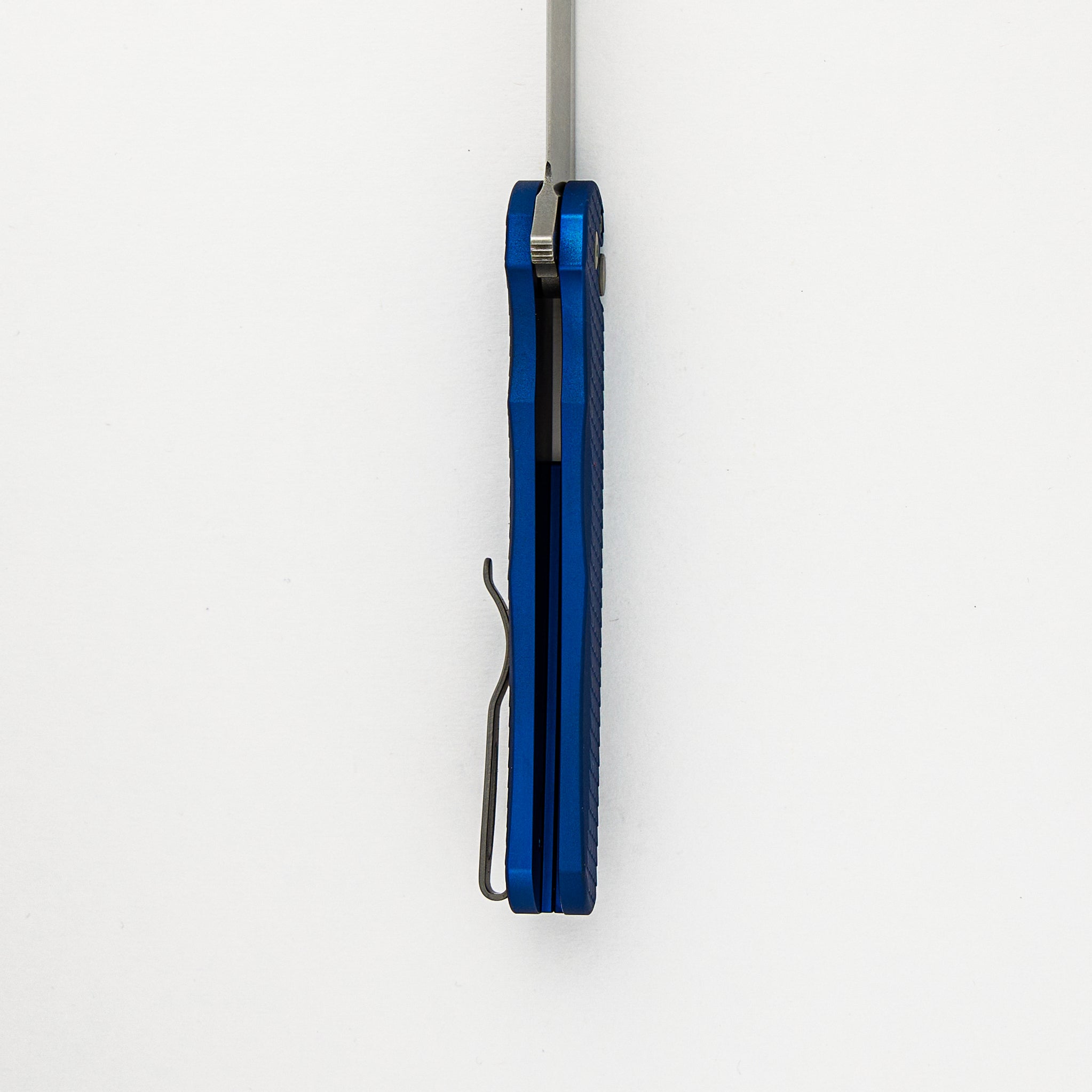 Malibu Flipper – Blue "Dragon Scale" Aluminum Handle – Stonewash Wharncliffe MagnaCut Blade 5335-BLUE