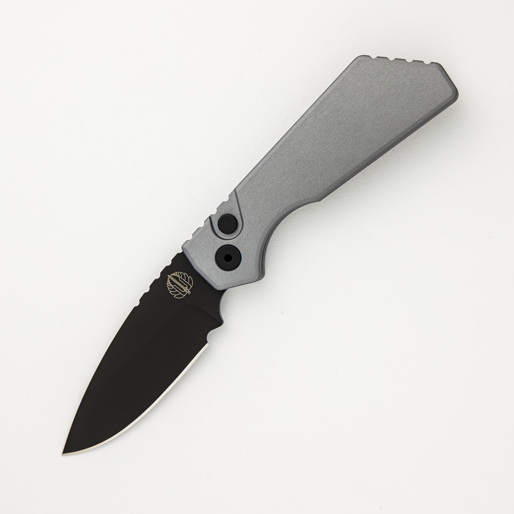 Strider PT+ Auto PT203-GREY – Grey Aluminum Handle - DLC Black MagnaCut Blade