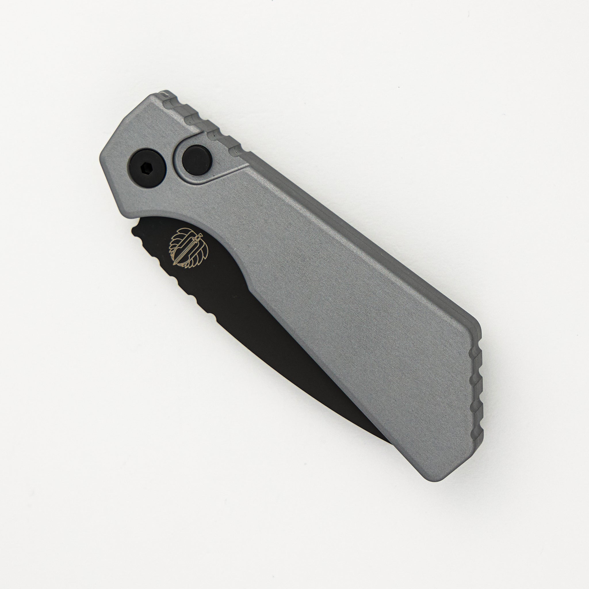 Strider PT+ Auto PT203-GREY – Grey Aluminum Handle - DLC Black MagnaCut Blade