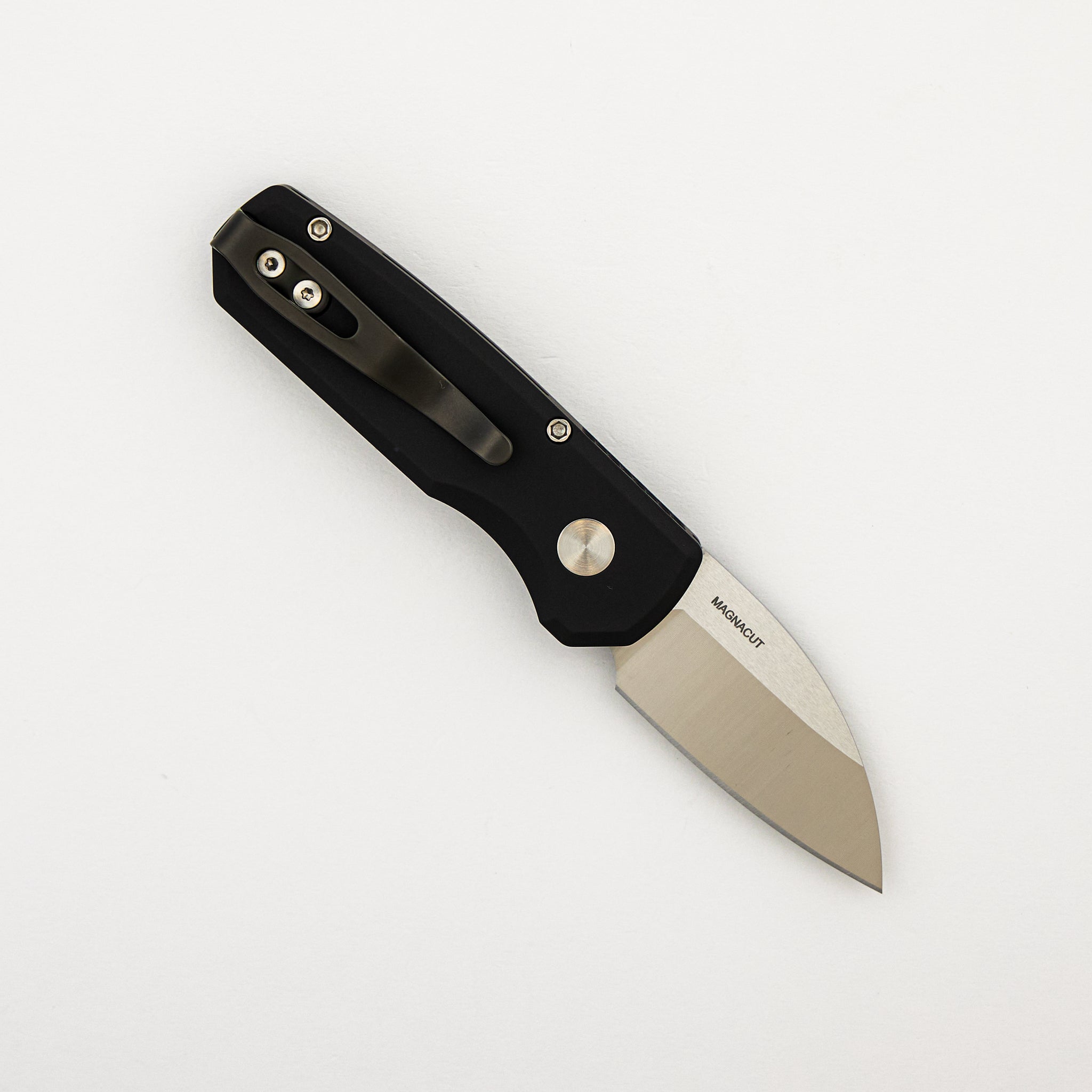Runt 5 - R5300-LTD - Smooth Black Handle - Machine Satin MagnaCut Wharncliffe Blade