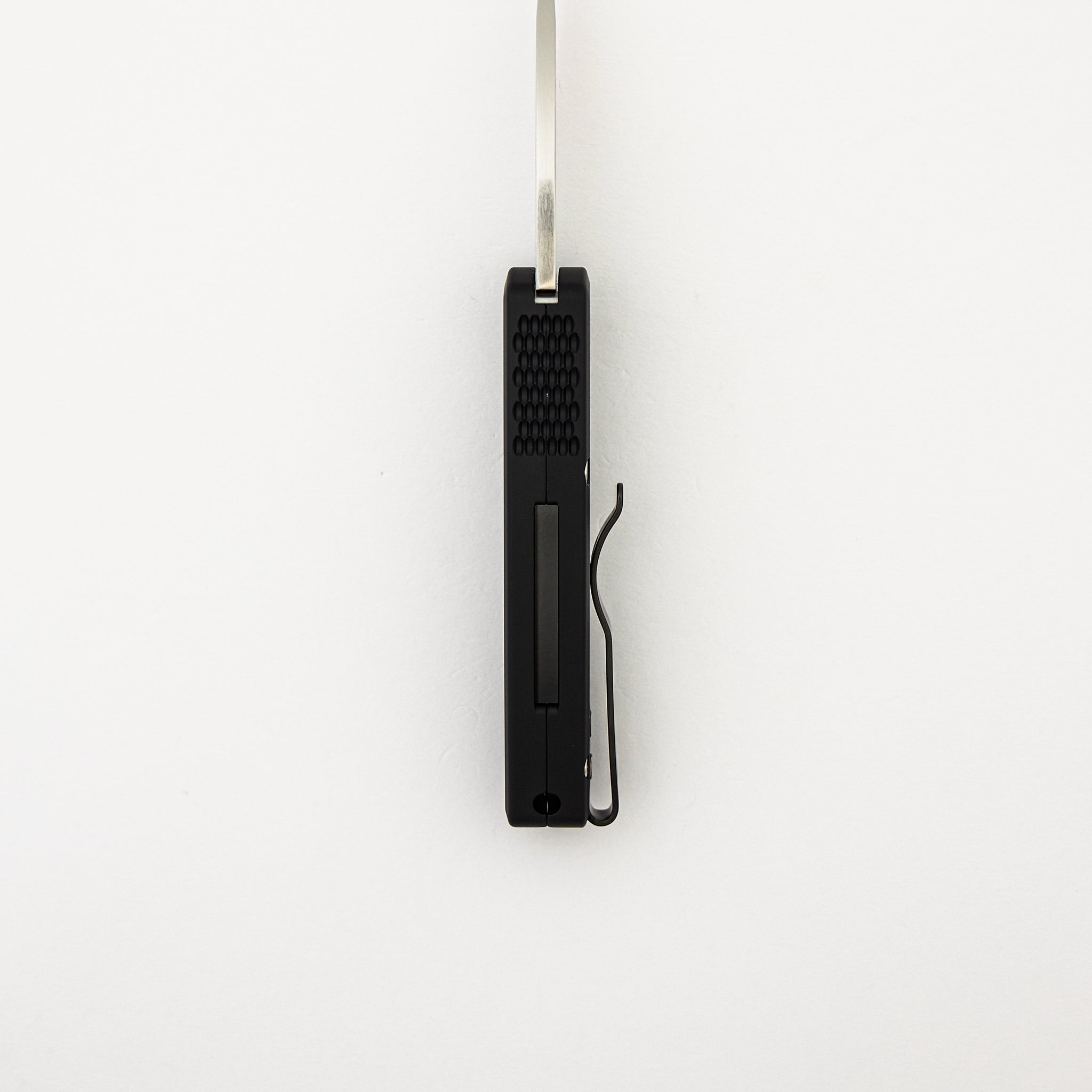 Runt 5 - R5300-LTD - Smooth Black Handle - Machine Satin MagnaCut Wharncliffe Blade