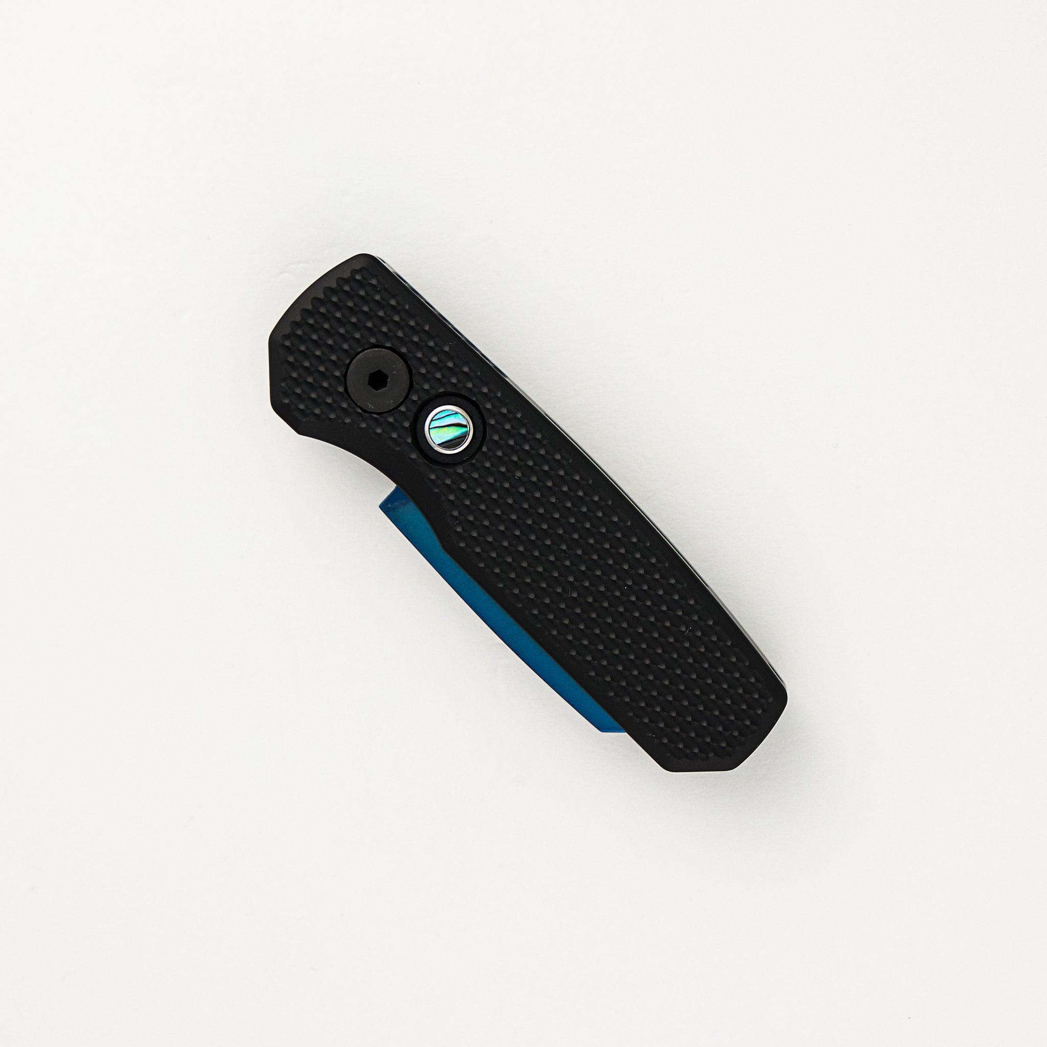 Runt 5 – Black Textured Aluminum Handle - Sapphire Blue MagnaCut Reverse Tanto Blade - R5406-SB
