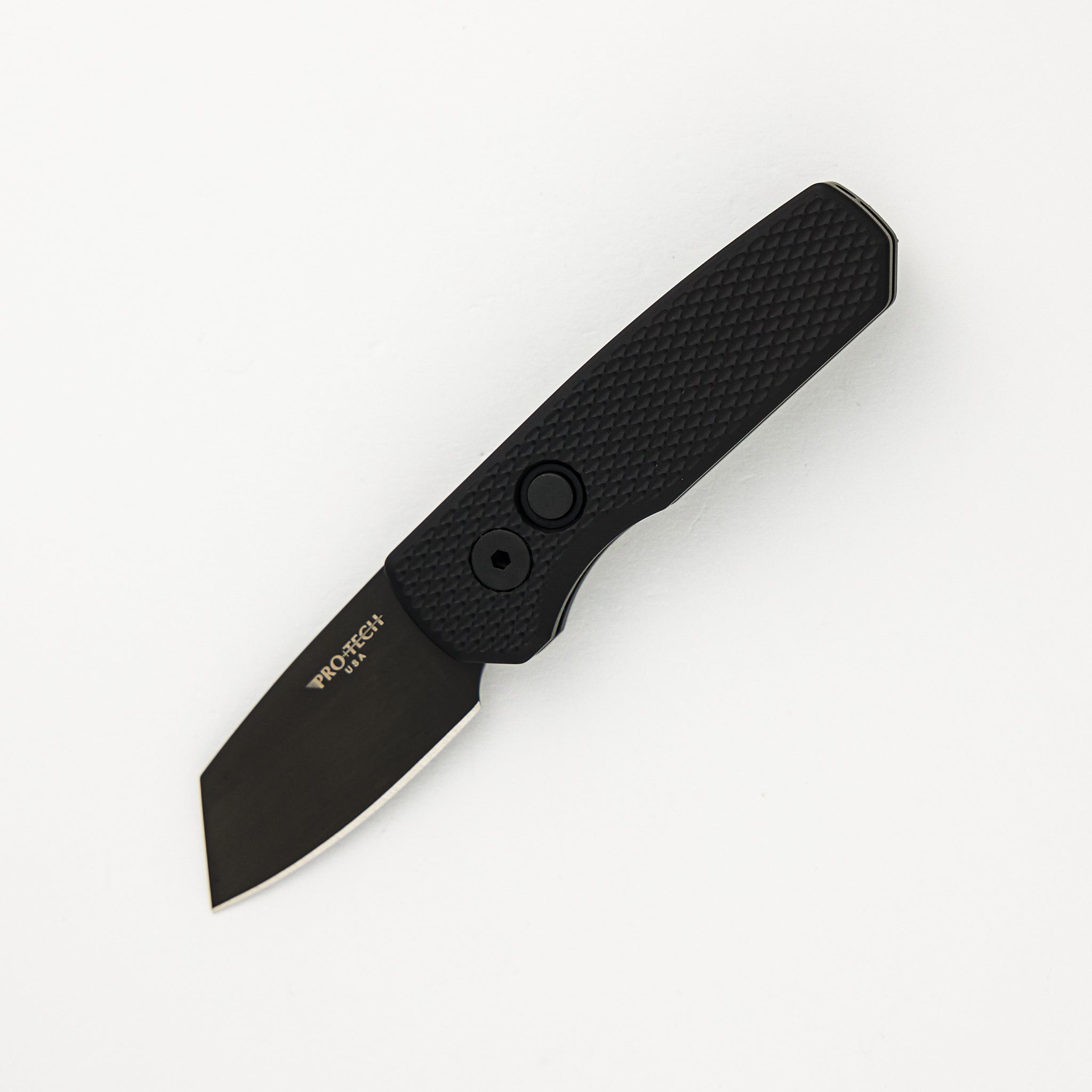 Runt 5 – Textured Black Aluminum Handle – DLC Black Magnacut Reverse Tanto Blade – R5406