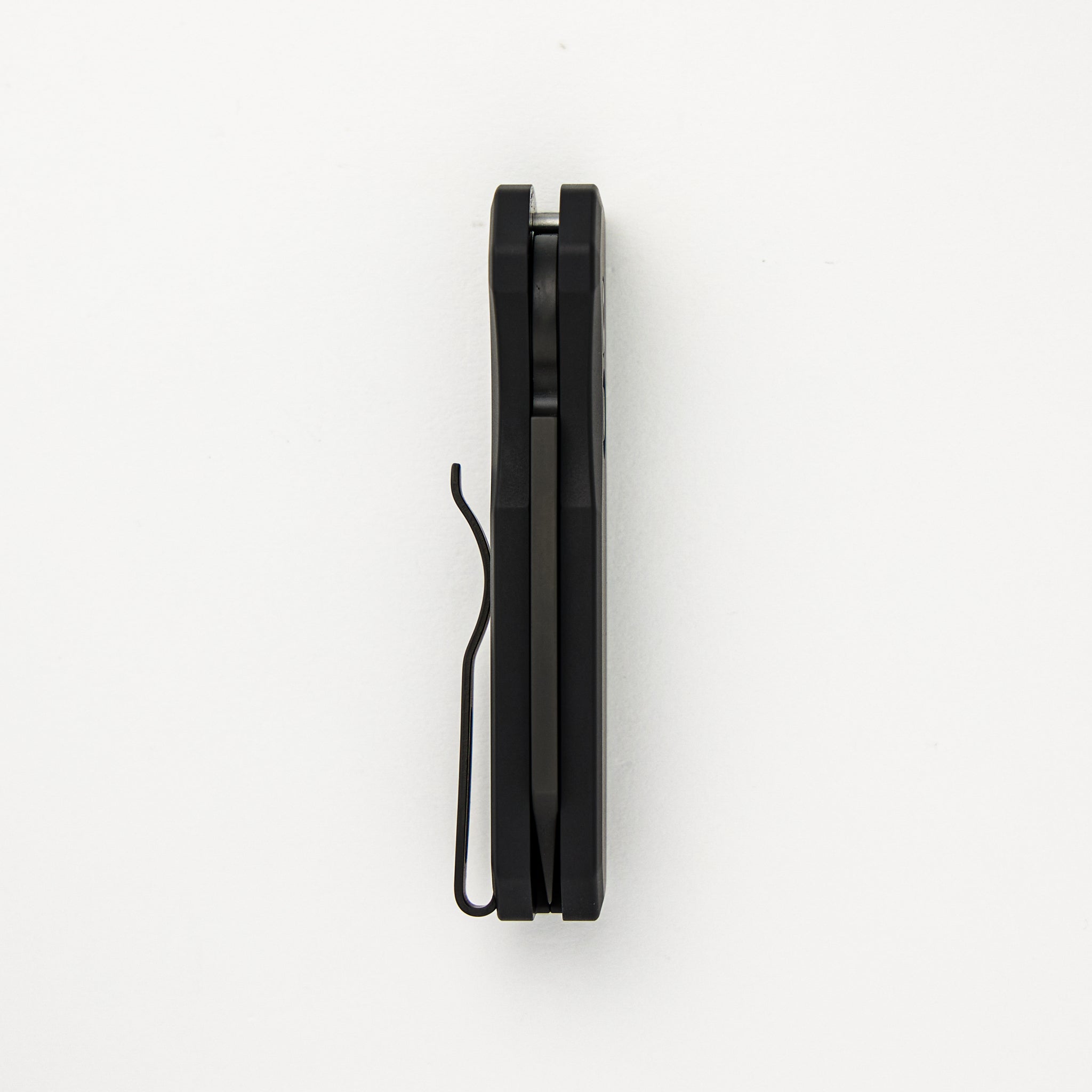 Runt 5 – Smooth Black Aluminum Handle – DLC Black Magnacut Reverse Tanto Blade – R5403