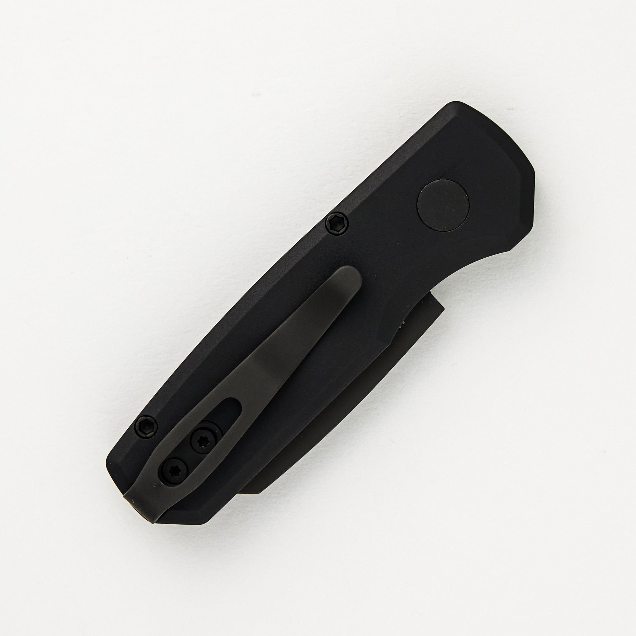 Runt 5 – Smooth Black Aluminum Handle – DLC Black Magnacut Reverse Tanto Blade – R5403