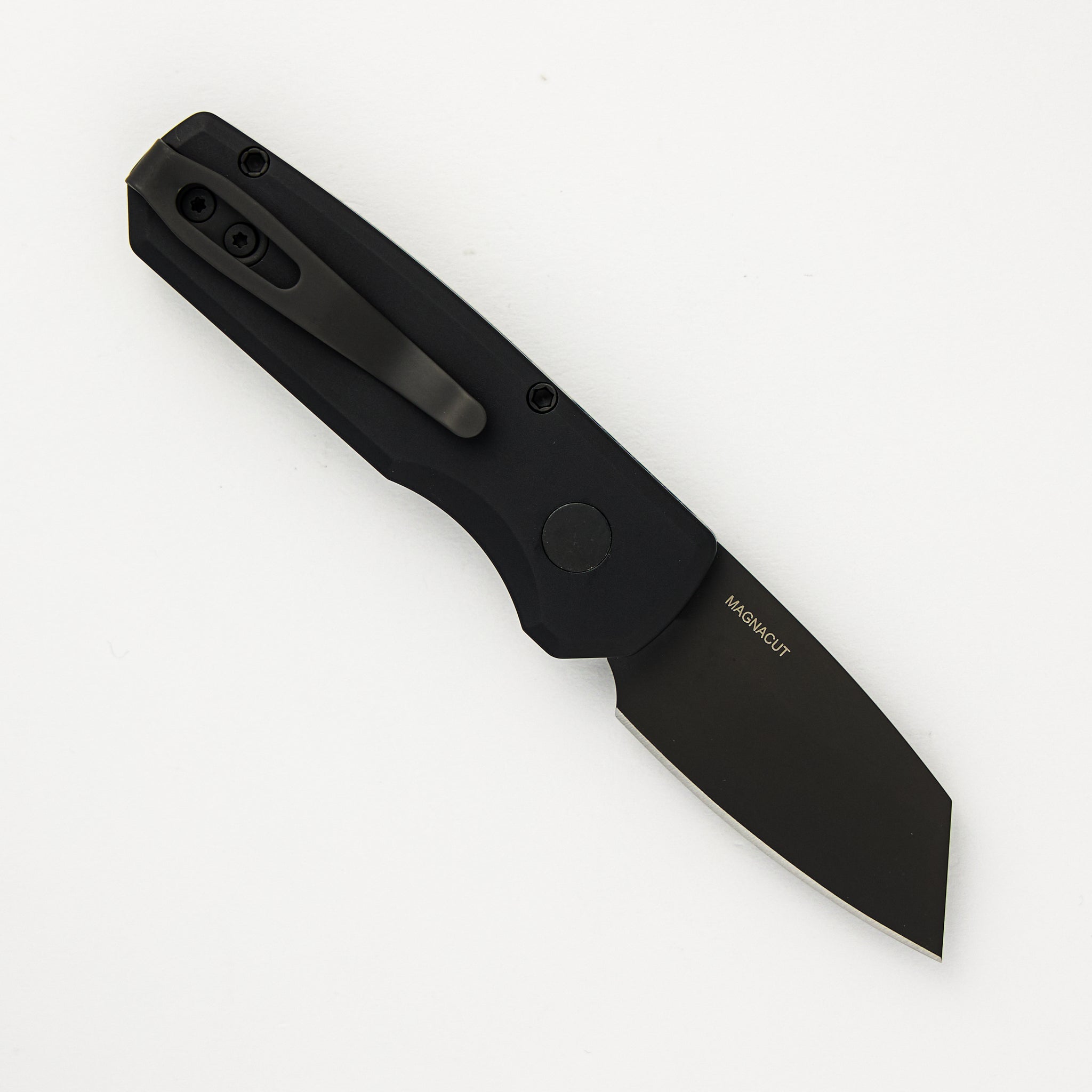 Runt 5 – Smooth Black Aluminum Handle – DLC Black Magnacut Reverse Tanto Blade – R5403