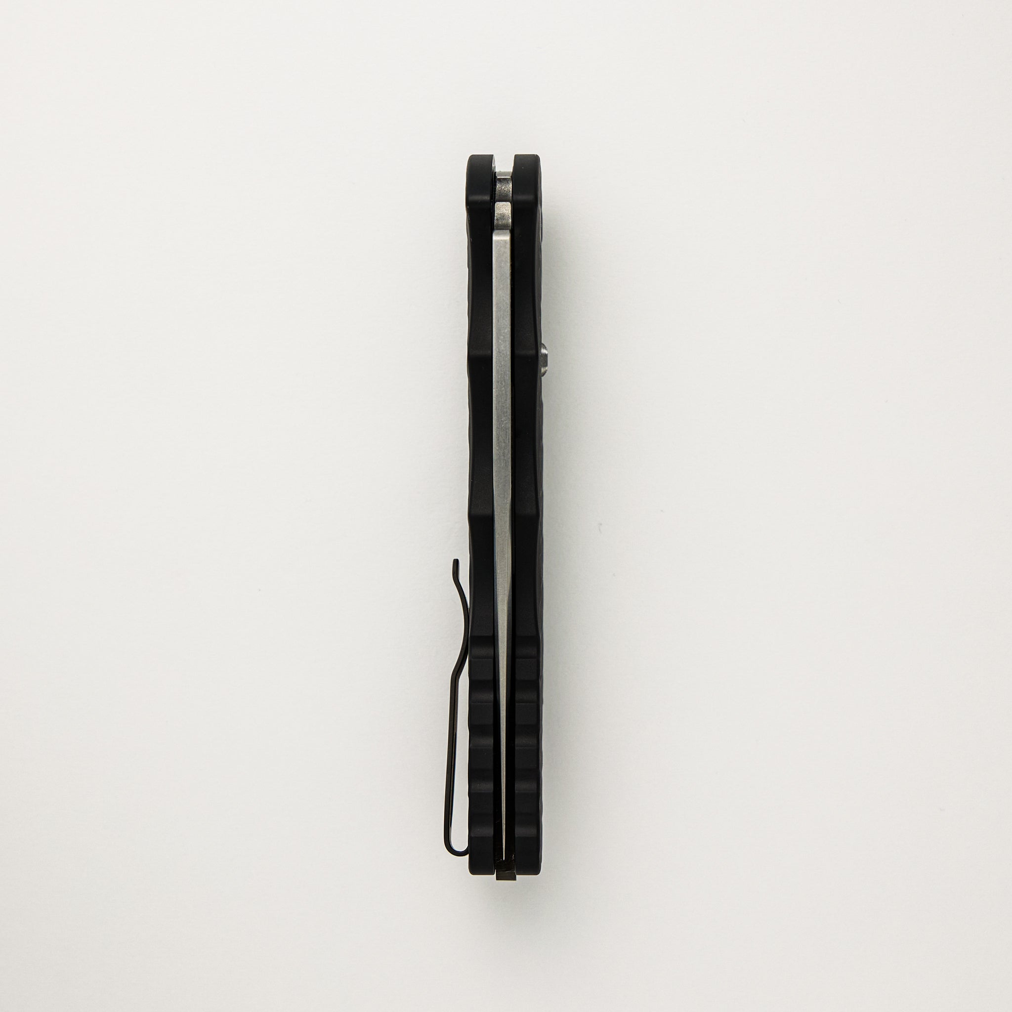 TR-4 - T4105-F - Black Handle W/ Feather Texture - MagnaCut Blade