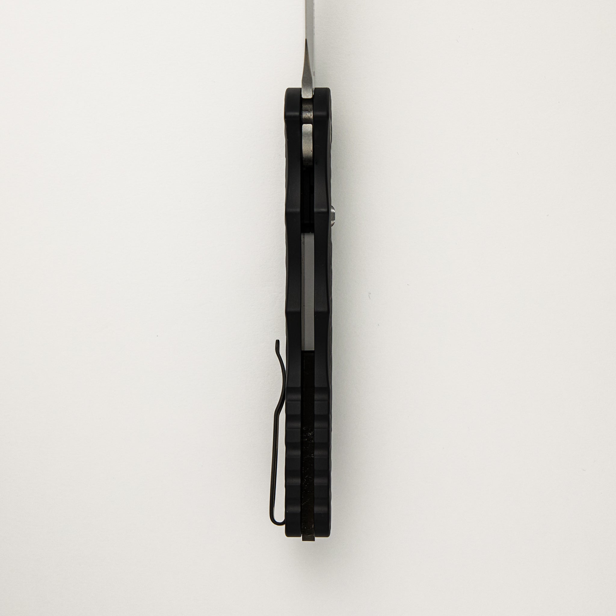 TR-4 - T4105-F - Black Handle W/ Feather Texture - MagnaCut Blade