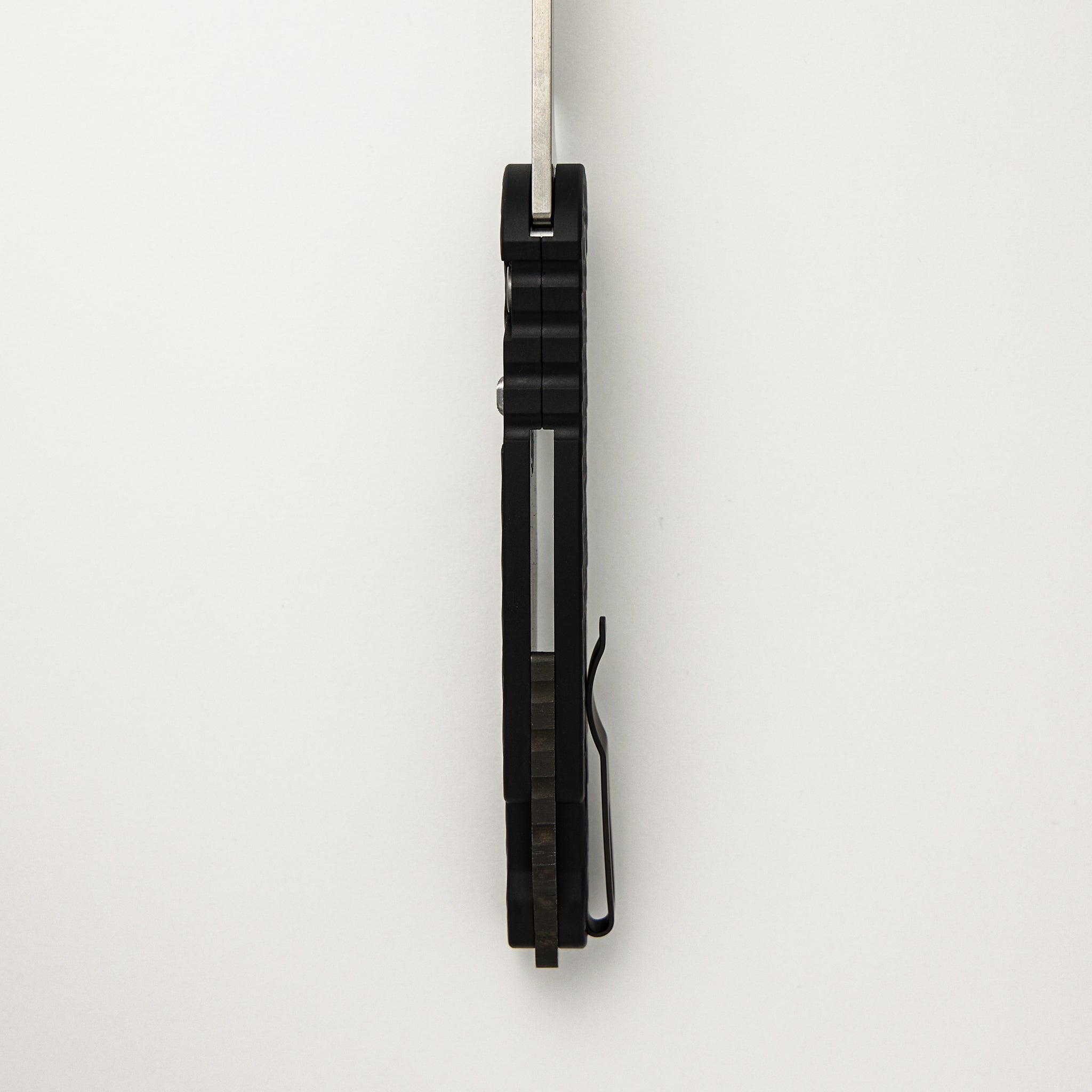 TR-4 - T4105-F - Black Handle W/ Feather Texture - MagnaCut Blade