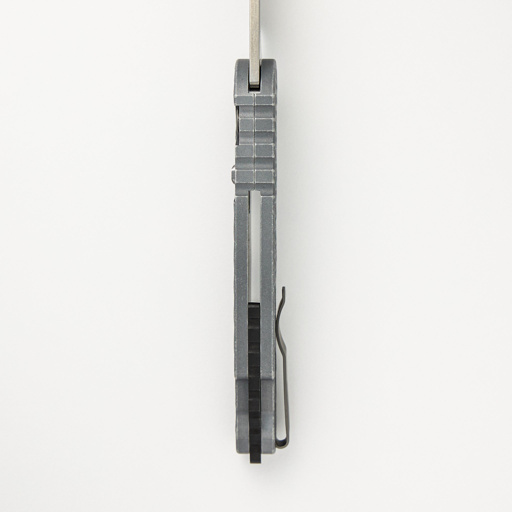 Tactical Response 4 - Grey Handle W/ Battle Worn/Feather Texture - Stonewash MagnaCut Blade T4105-F BW Grey