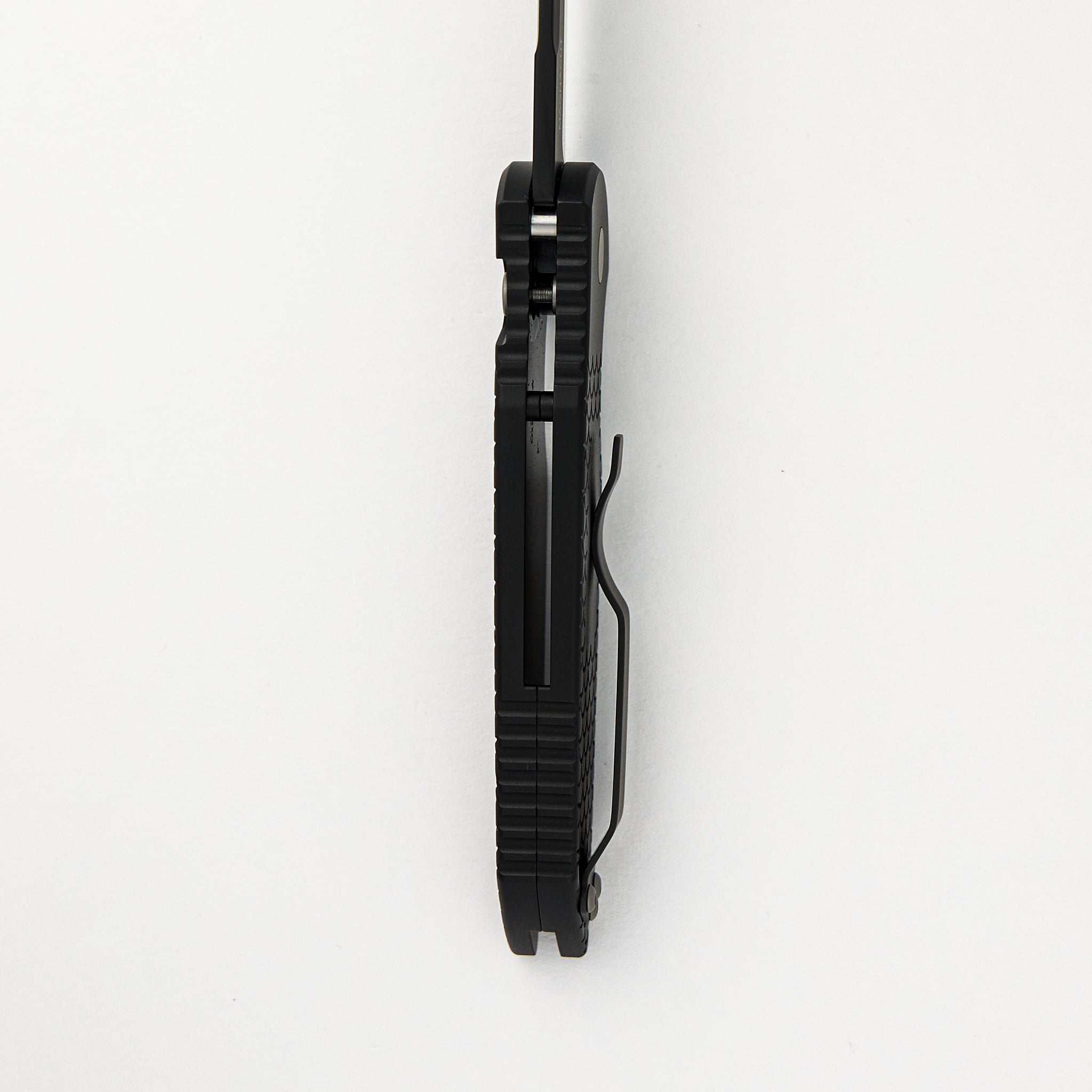 Tactical Response 3 – Black “Fish Scale” Aluminum Handle – Black Magnacut Blade TR-3 X1 MC