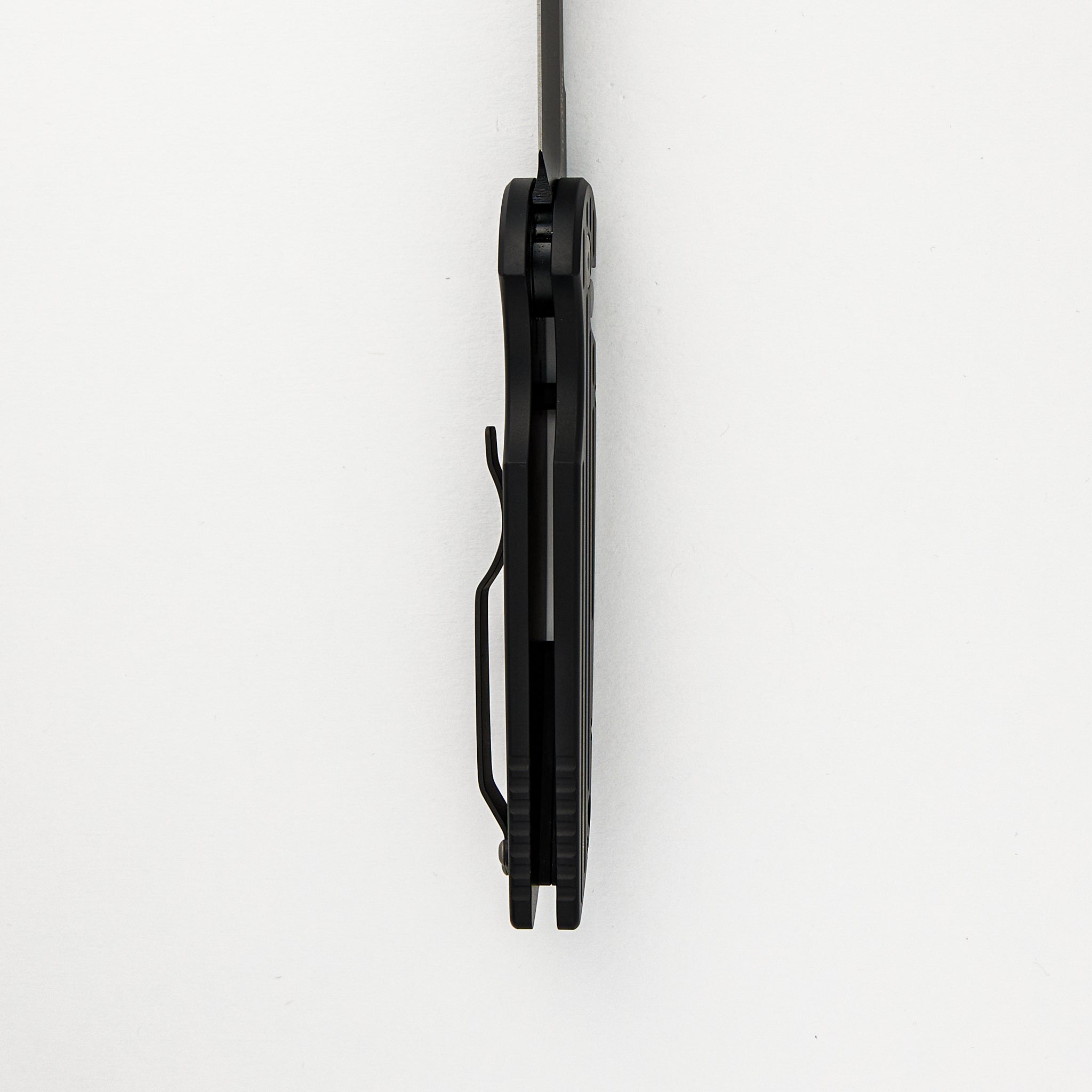 TR-3 BT MC Tactical Response 3 - Black Handle W/ Grooves, DLC MagnaCut Blade