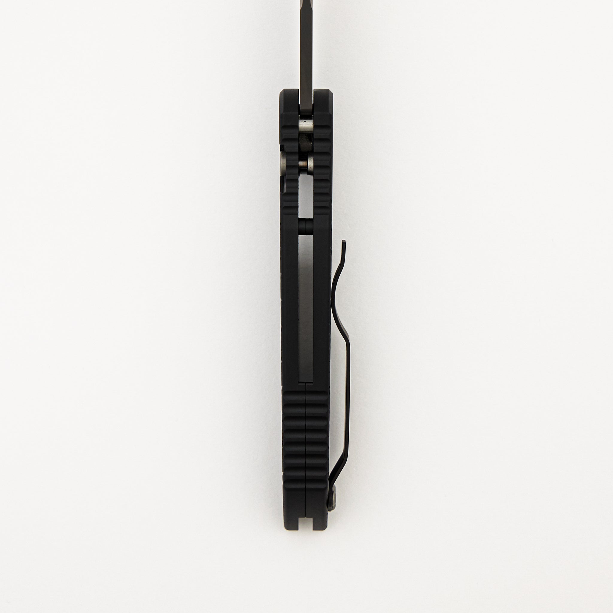 Tactical Response 3 - TR-3 X1 MC - Black "Fish Scale" Handle - MagnaCut Blade