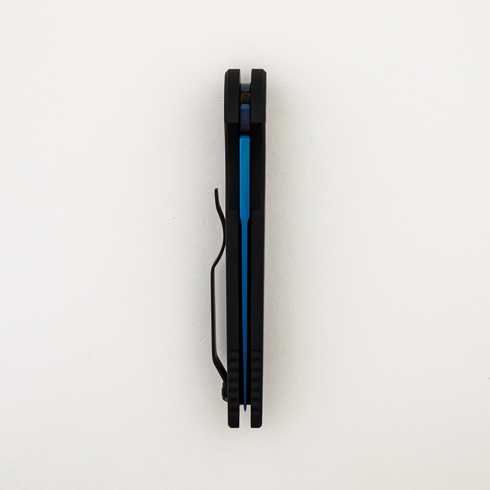 TR-3 SB MC - Tactical Response 3 - Black Aluminum Handle With Grooves - Sapphire Blue MagnaCut Blade