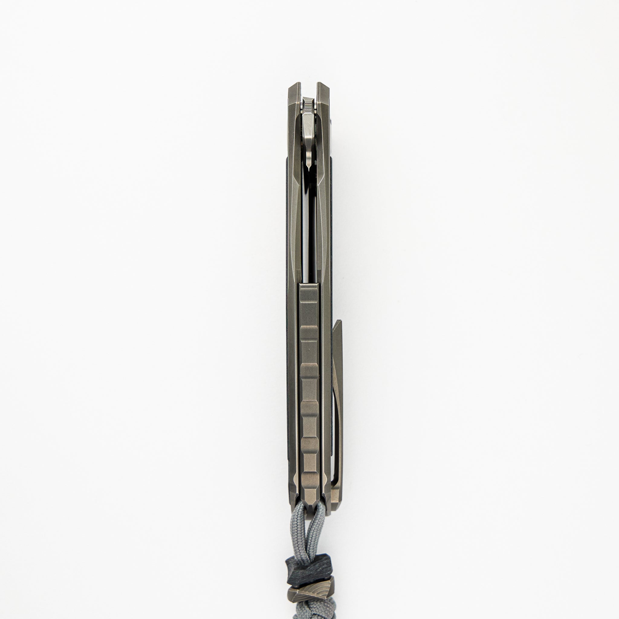 Quantum WKM - Titanium/White CarboTi Handle - S90V Blade - SRRBS - 2024 R1 Invitational