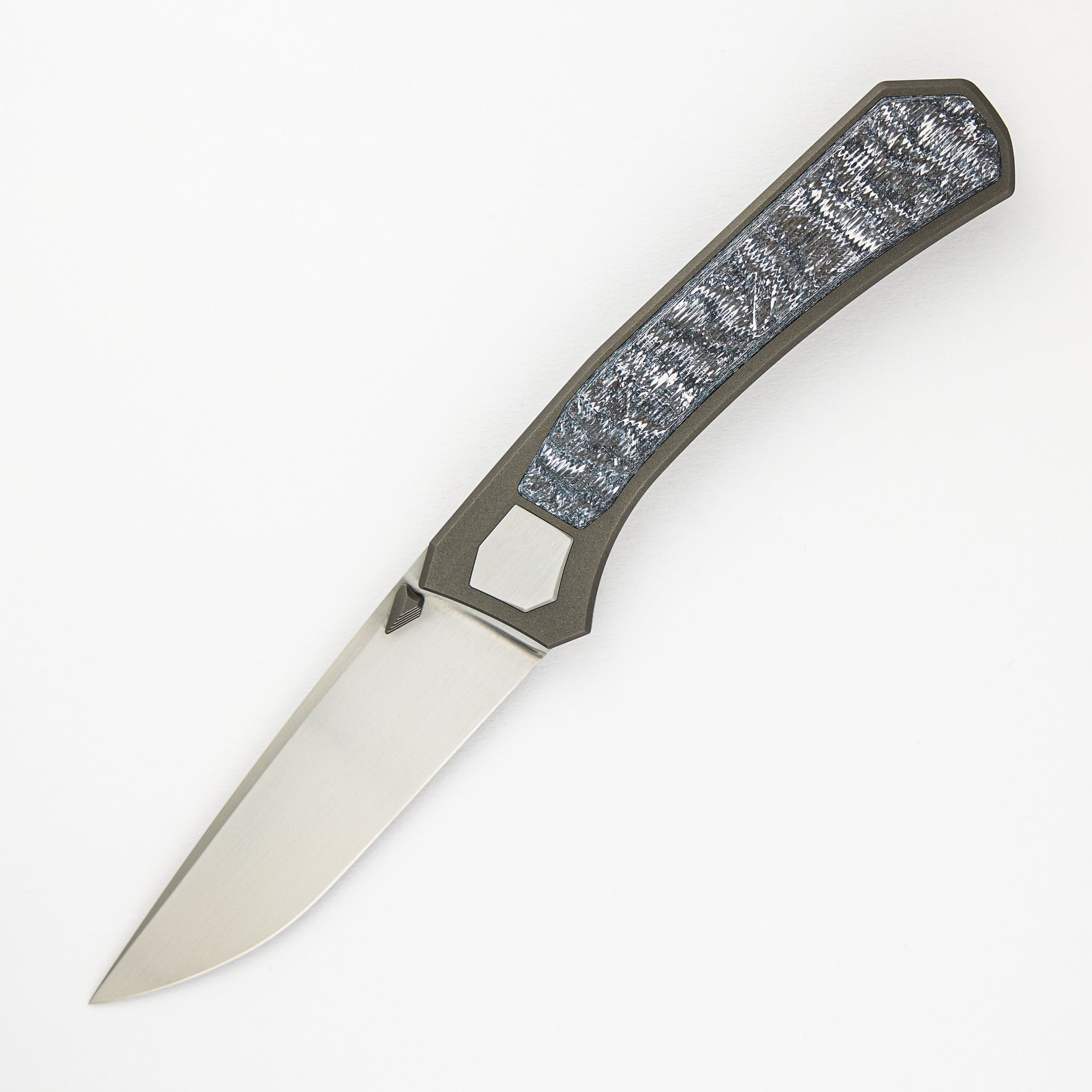 White CarboTi NM1B Folder - 2024 R1 Invitational