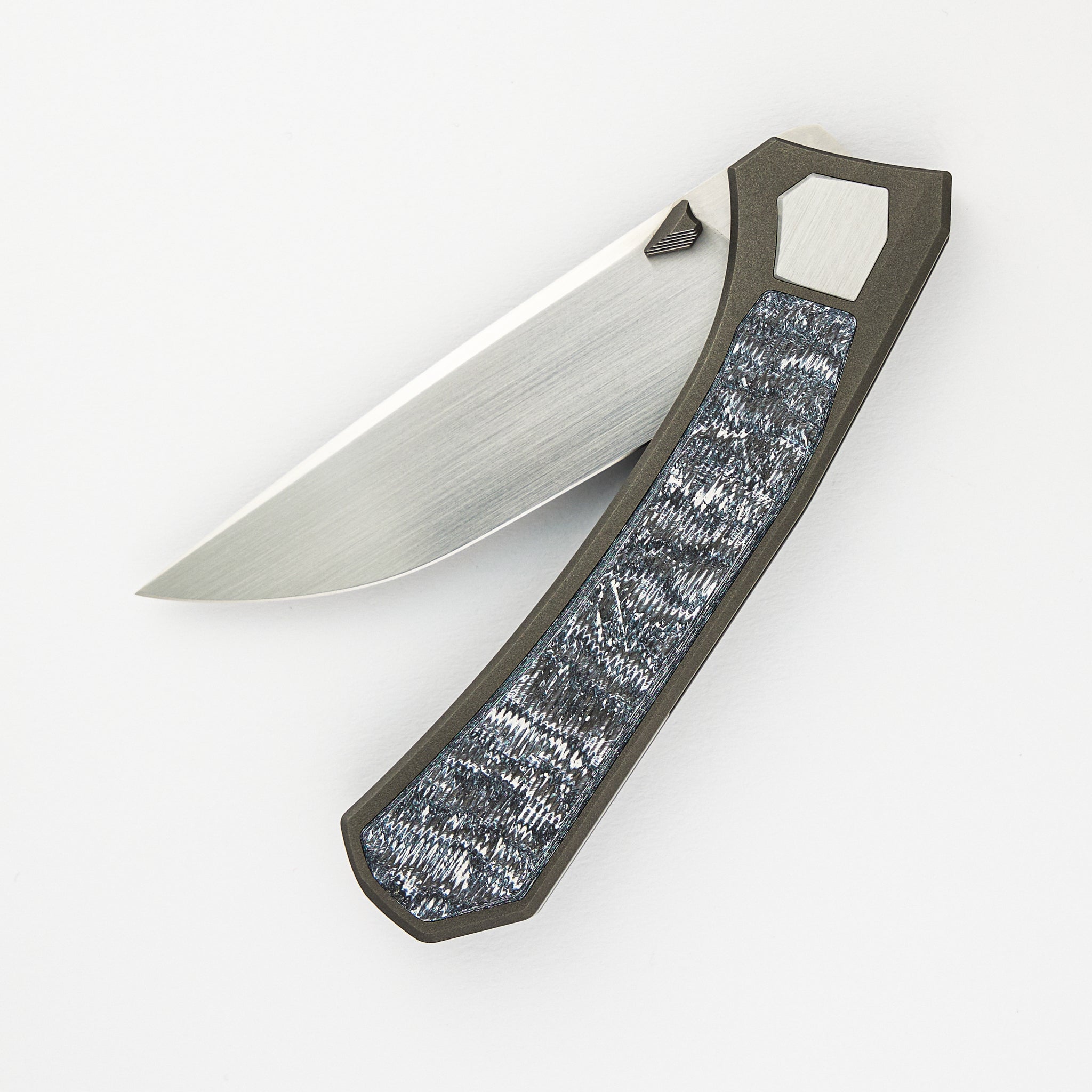 White CarboTi NM1B Folder - 2024 R1 Invitational