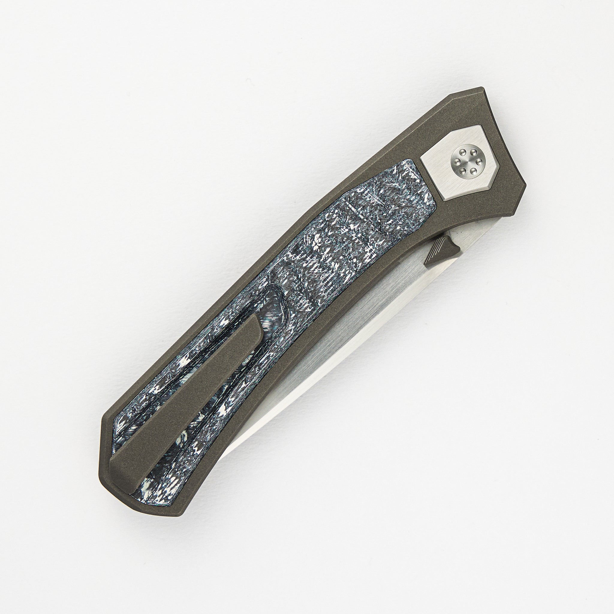 White CarboTi NM1B Folder - 2024 R1 Invitational