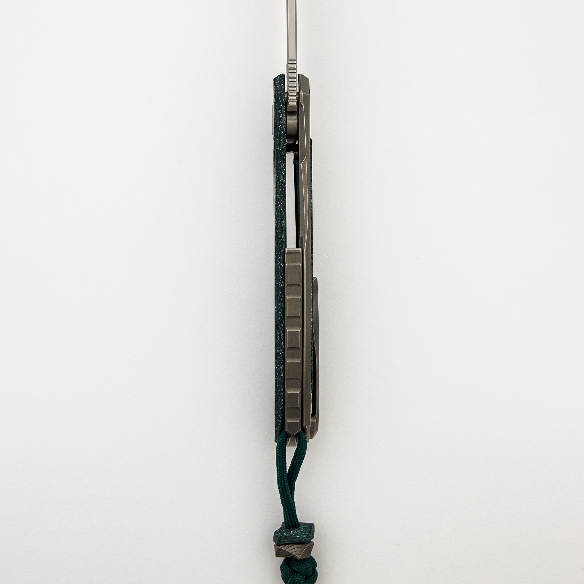 R1 Invitational - Quantium TKM - Titanium/Teal Magnetic CarboTi Handle - ZDI-E Blade - MRBS