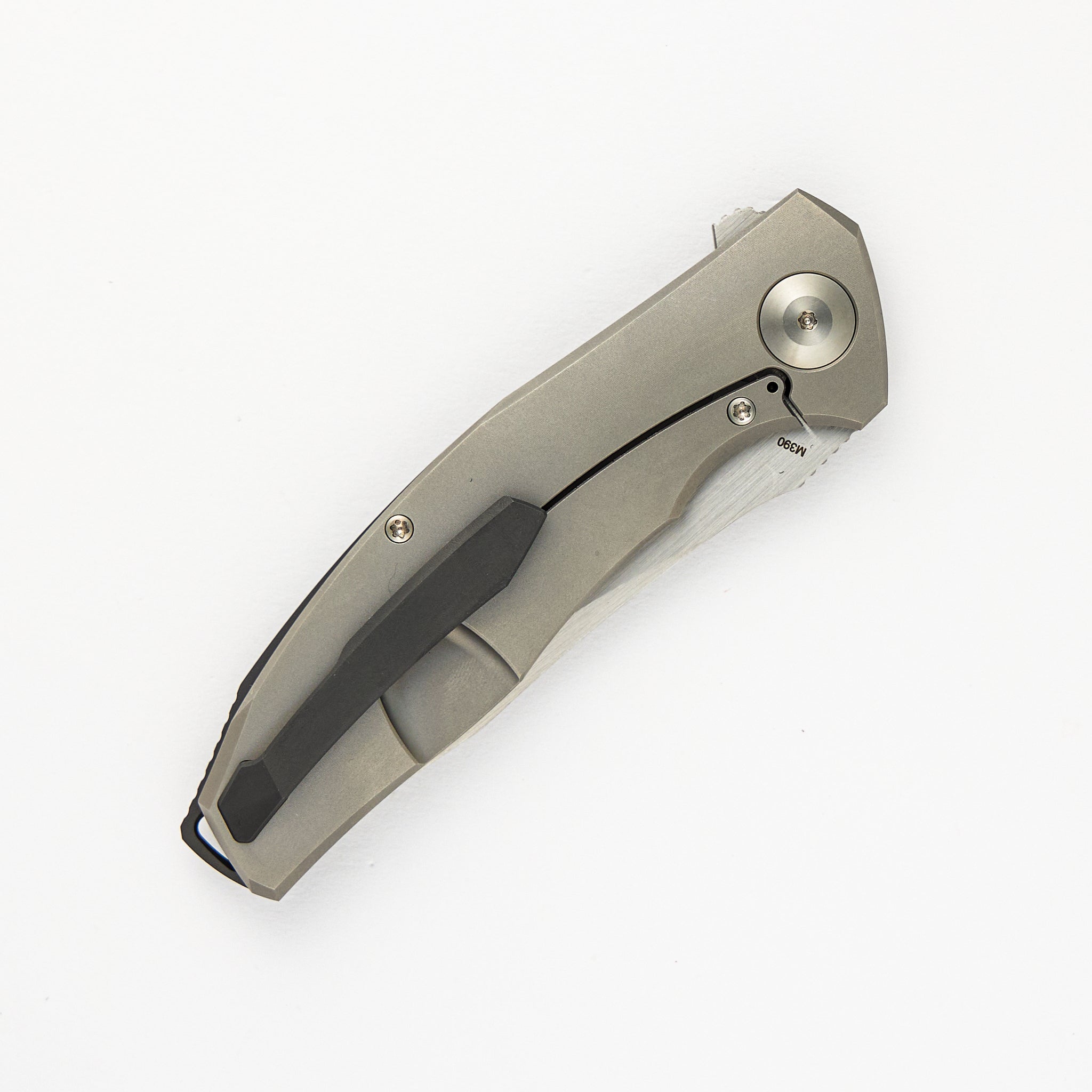 Adzin Flipper – Hand Satin M390 Blade – Zirconium-Titanium Handle