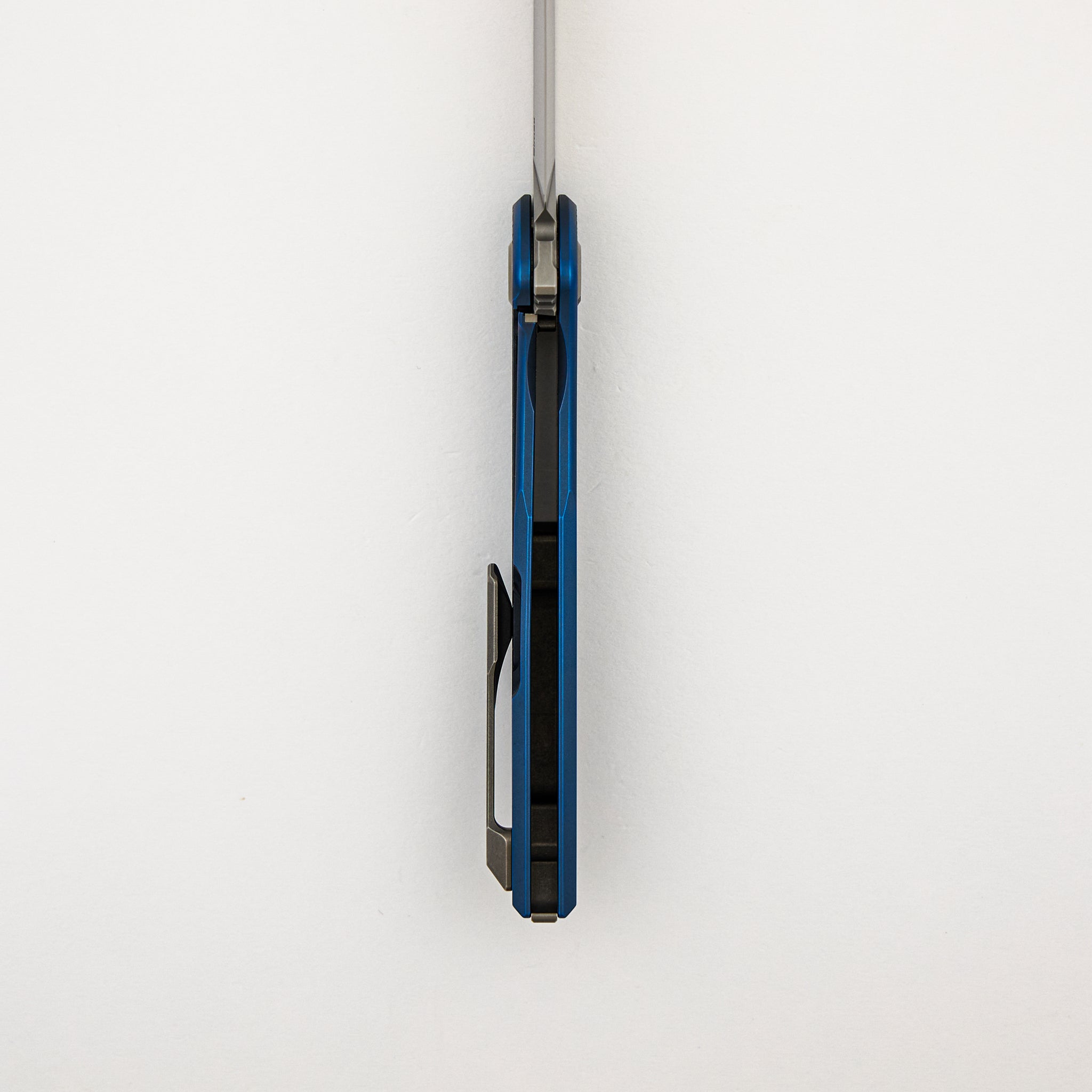 NeOn R1P Gen. 2 - Blue Titanium Handle - Elmax Blade - MRBS