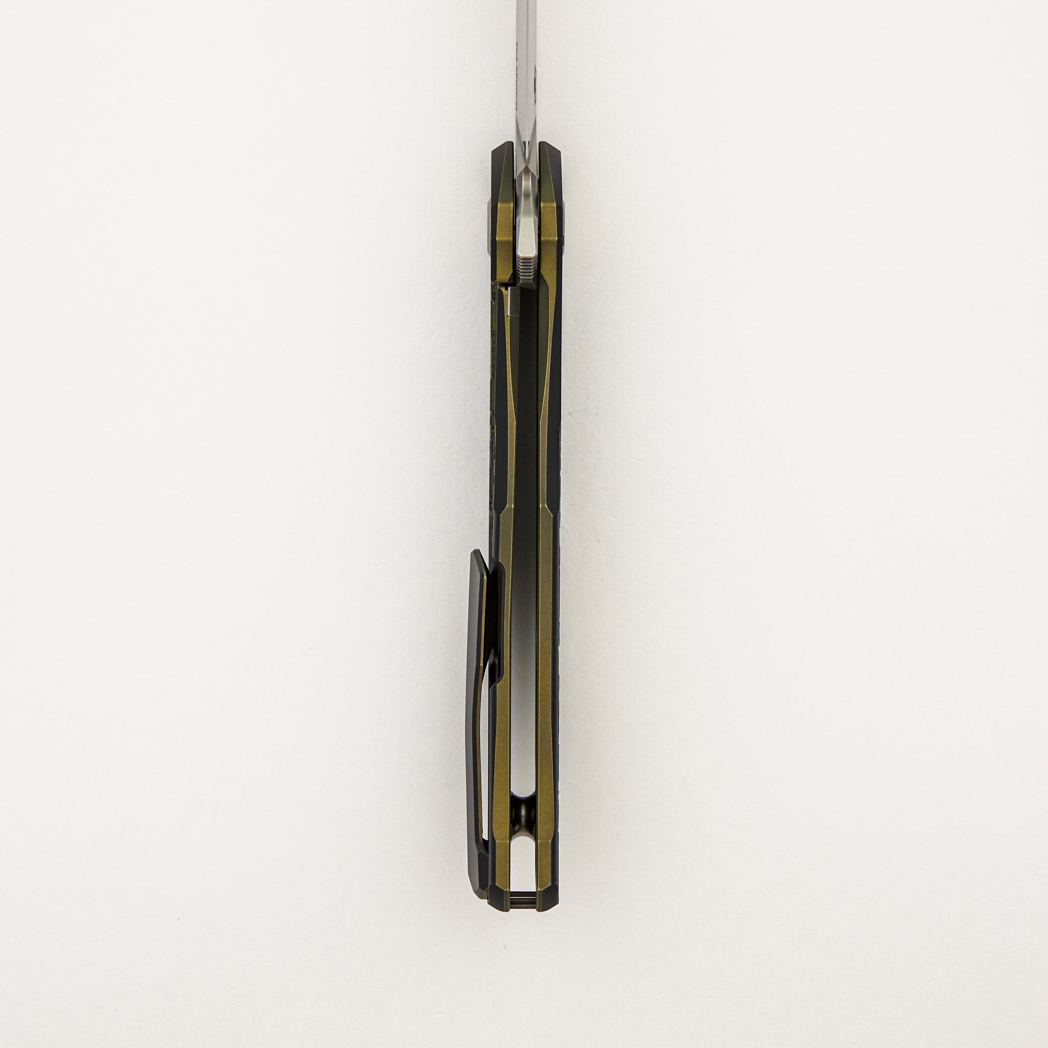 Ti2 Design Finish Quantum Black Hula/Bronze Lazano “Pixelated Skull” – Cromax PM Blade – MRBS