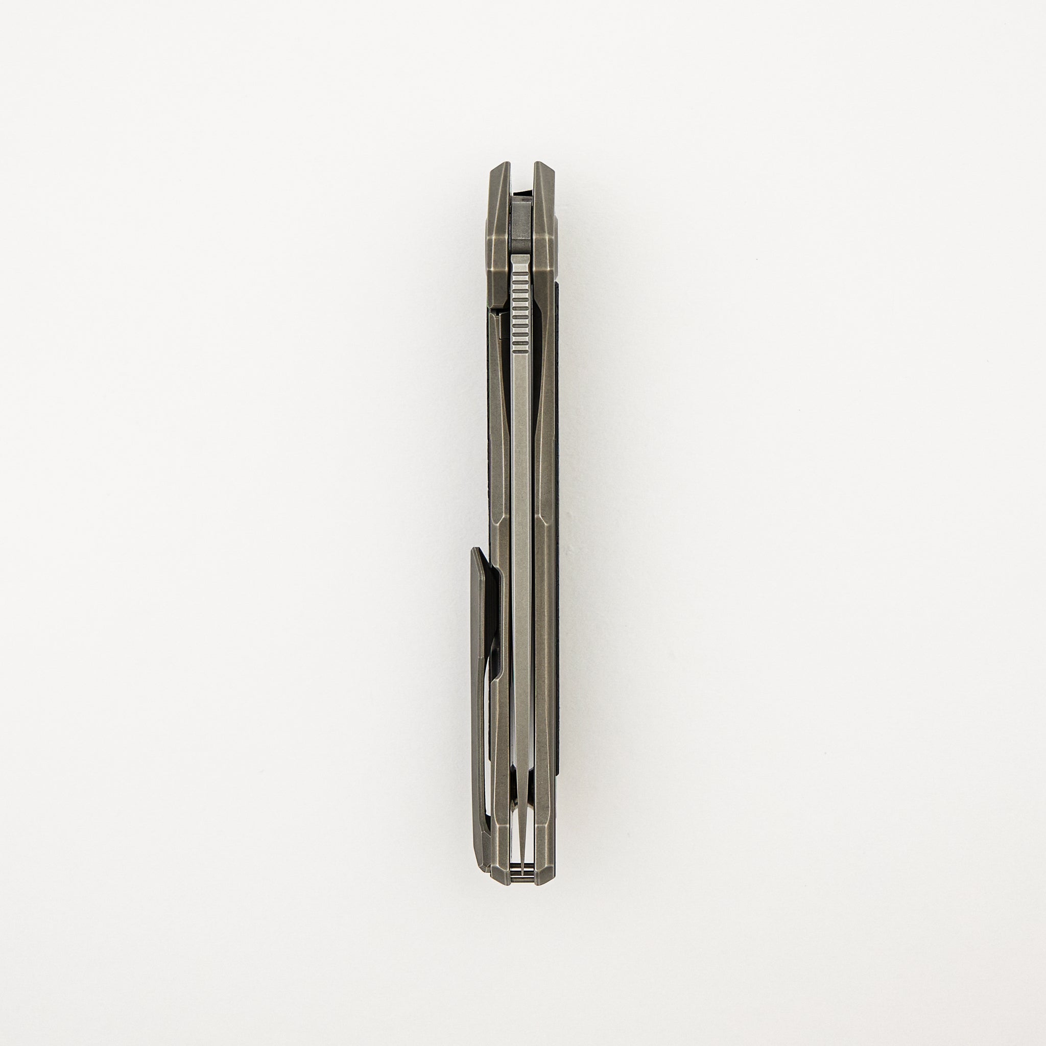 "R1 Edition" Ursus Quantum NL - Cromax PM Blade - Titanium Handle - R1 Pattern Carbon Fiber Inlay - MRBS