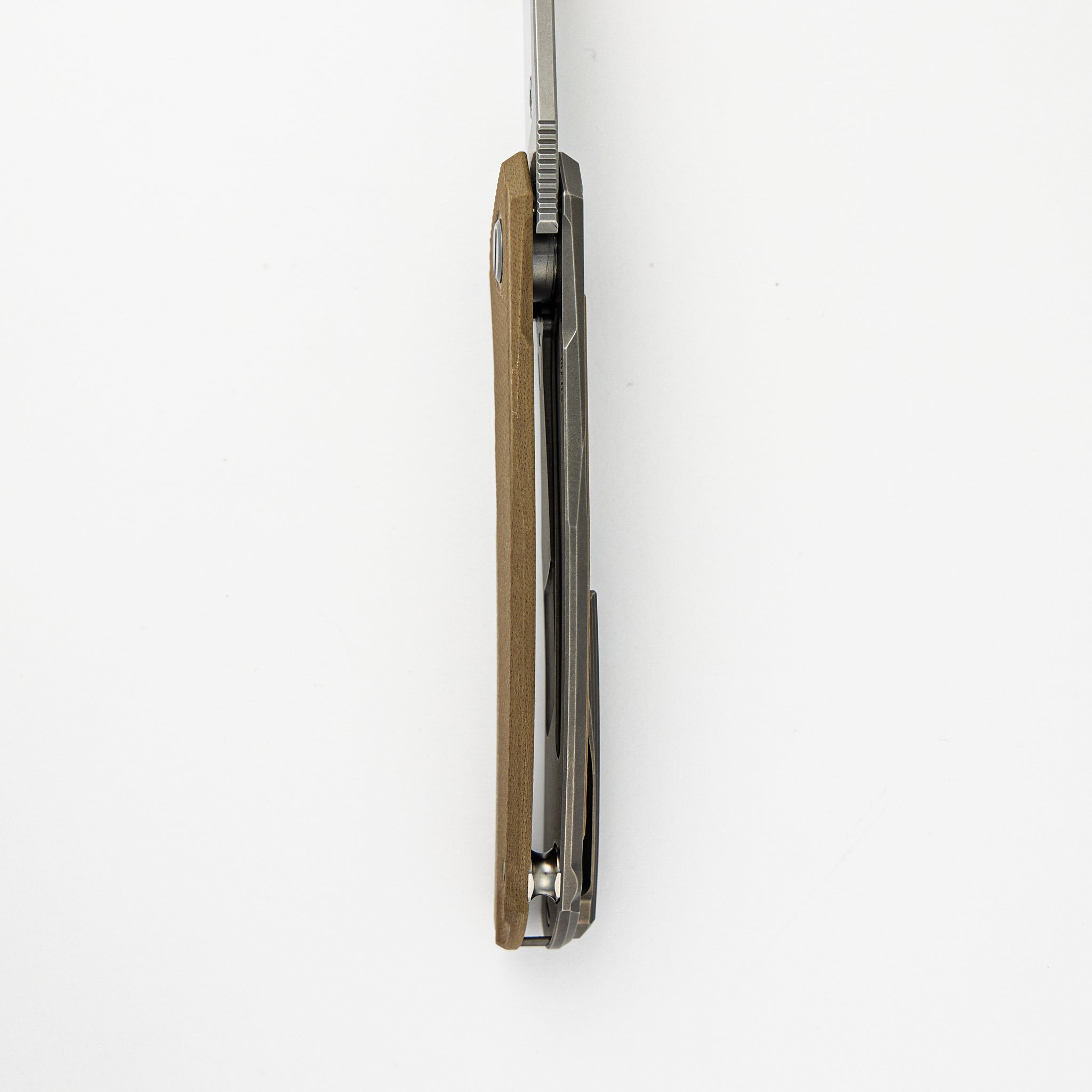 URSUS QUANTIUM – CROMAX PM BLADE – BEIGE G10 HANDLE – MRBS