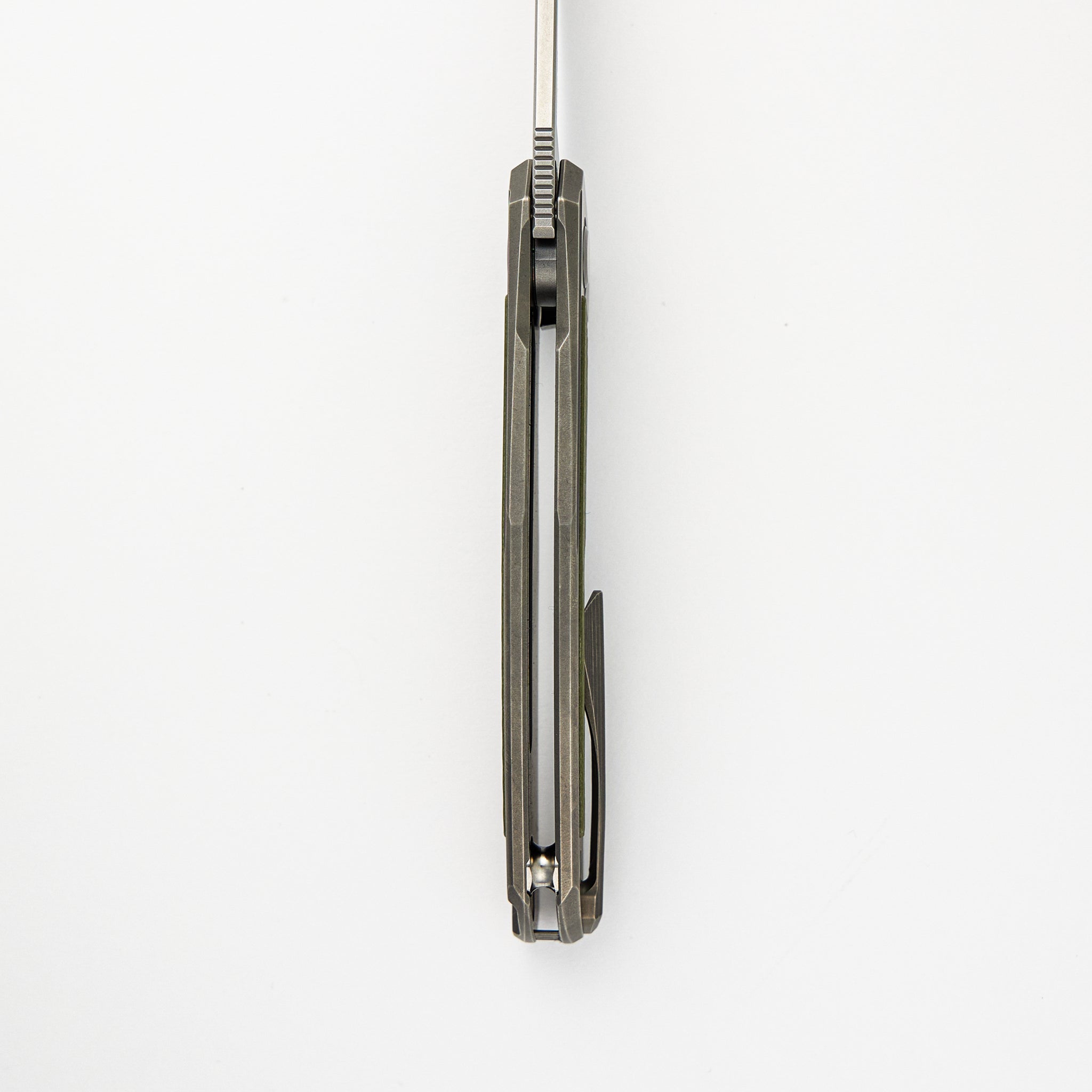 URSUS QUANTUM – CROMAX PM BLADE – TITANIUM HANDLE – GREEN G10 INLAY – SRB