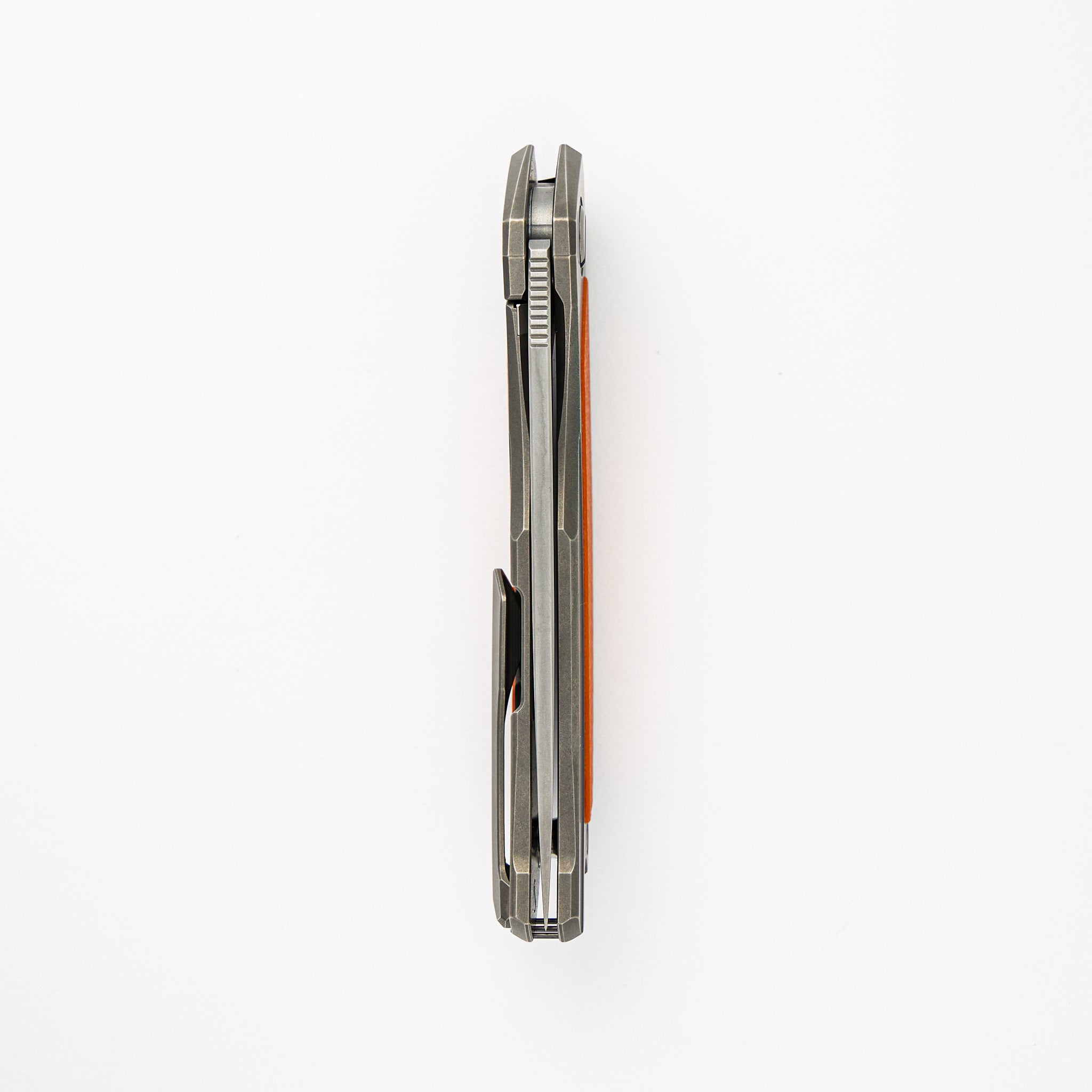 URSUS QUANTUM – CROMAX PM BLADE – TITANIUM HANDLE – ORANGE G10 INLAY – SRB