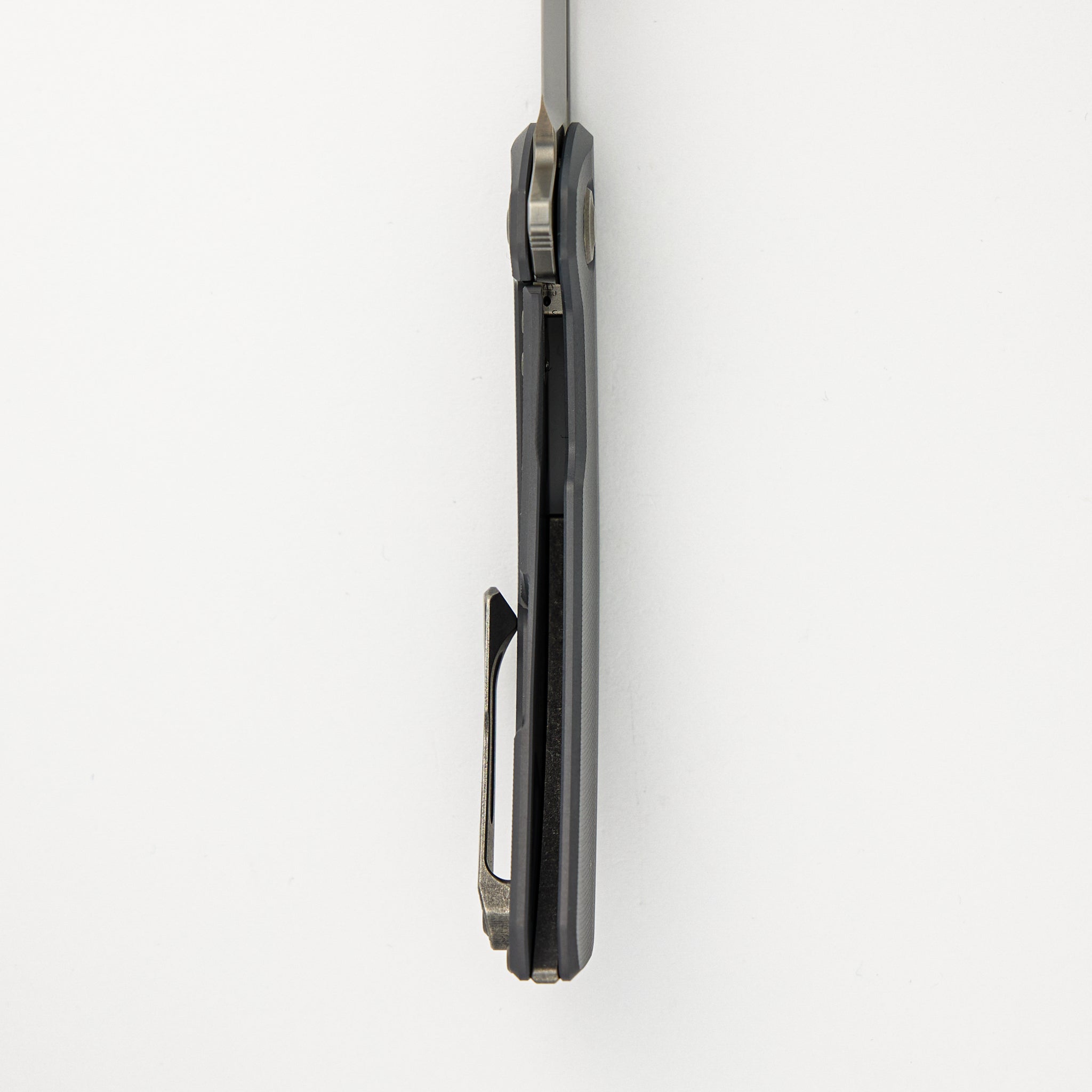 Archer - Darkened Titanium Textured Handle - MagnaCut Blade