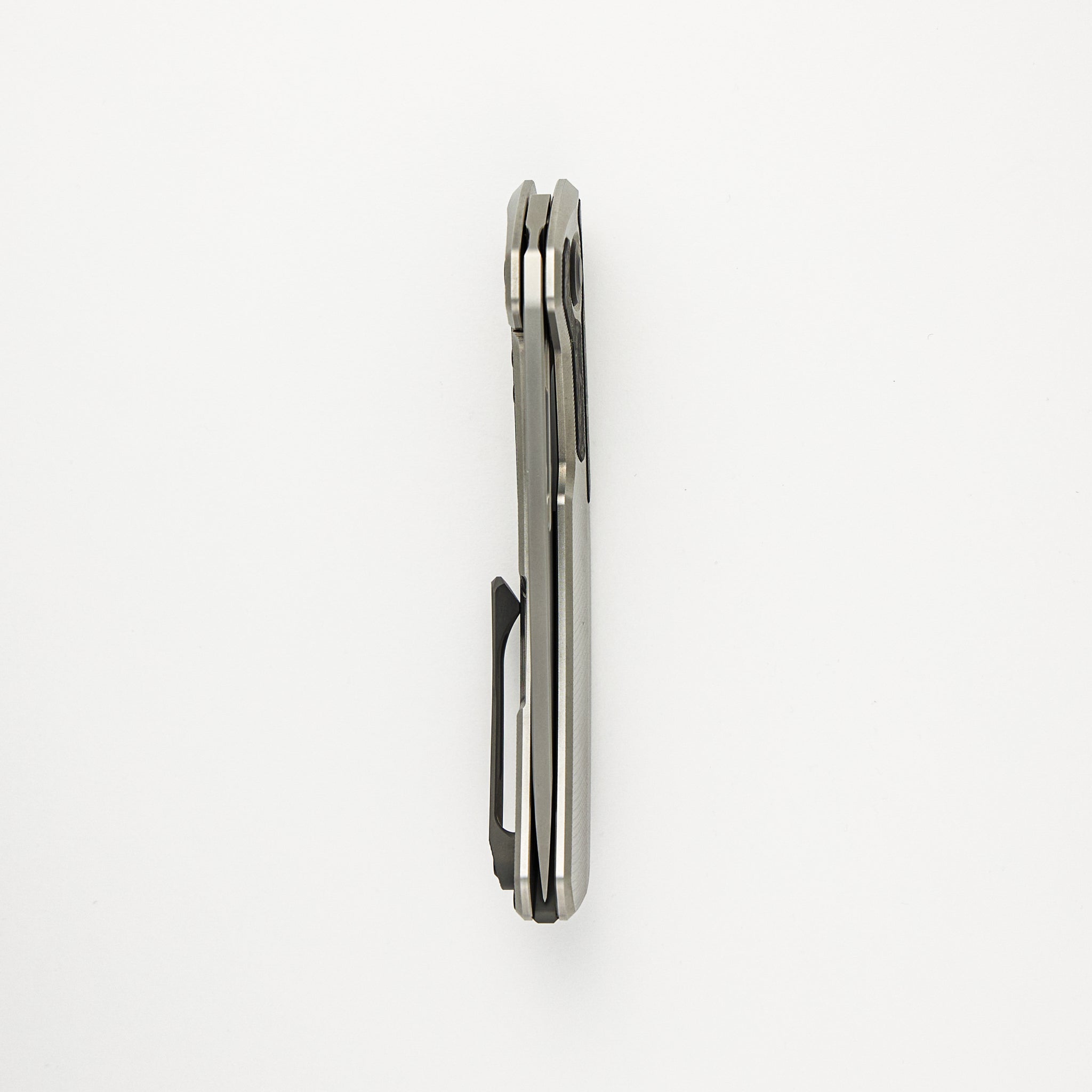 Archer - Titanium/TechnoCarbo Feathered Handle - MagnaCut Blade
