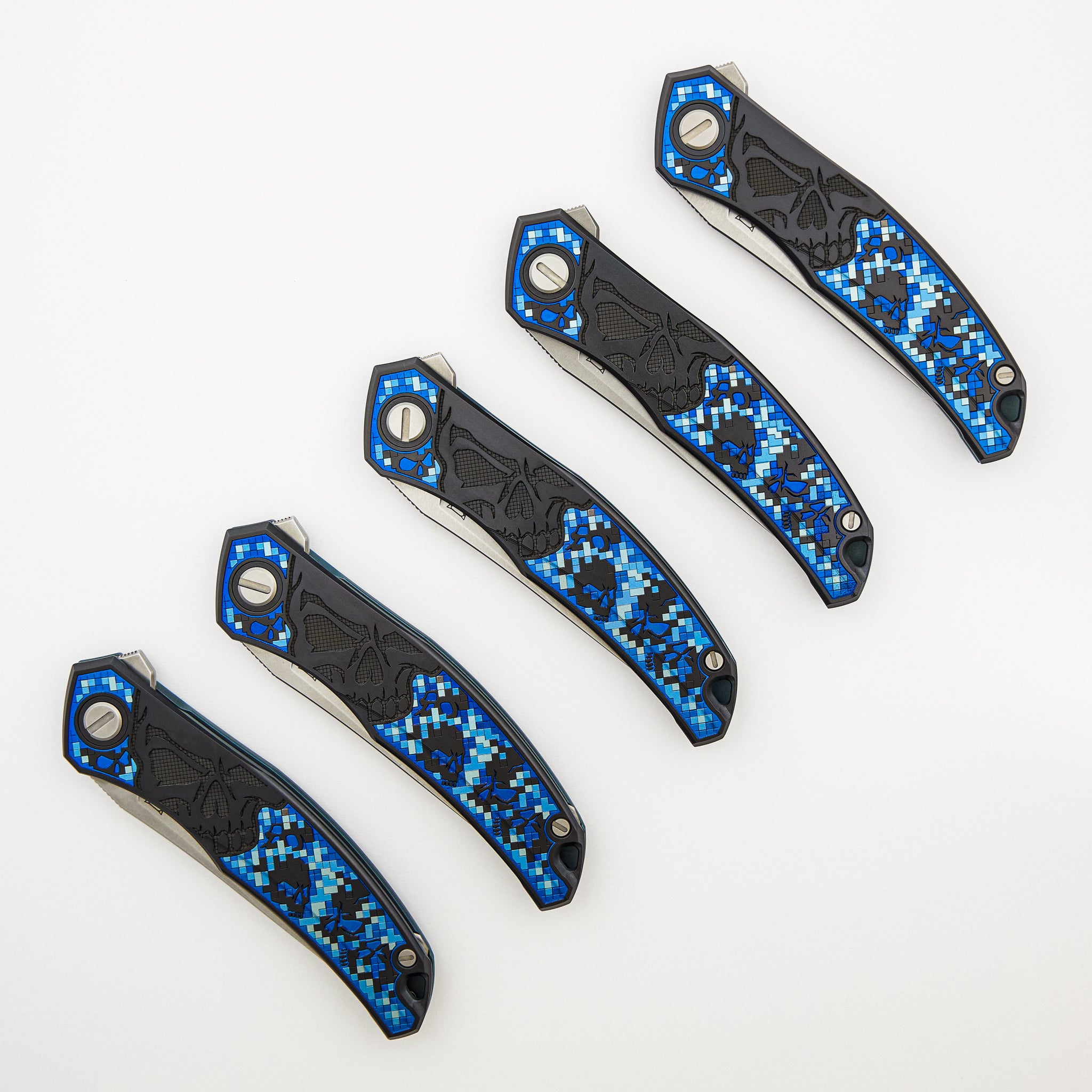 Shirogorov Knives / Ti2 Design Quantum Black Hula “Pixelated Skull” – Cromax PM Blade – MRBS - Completed