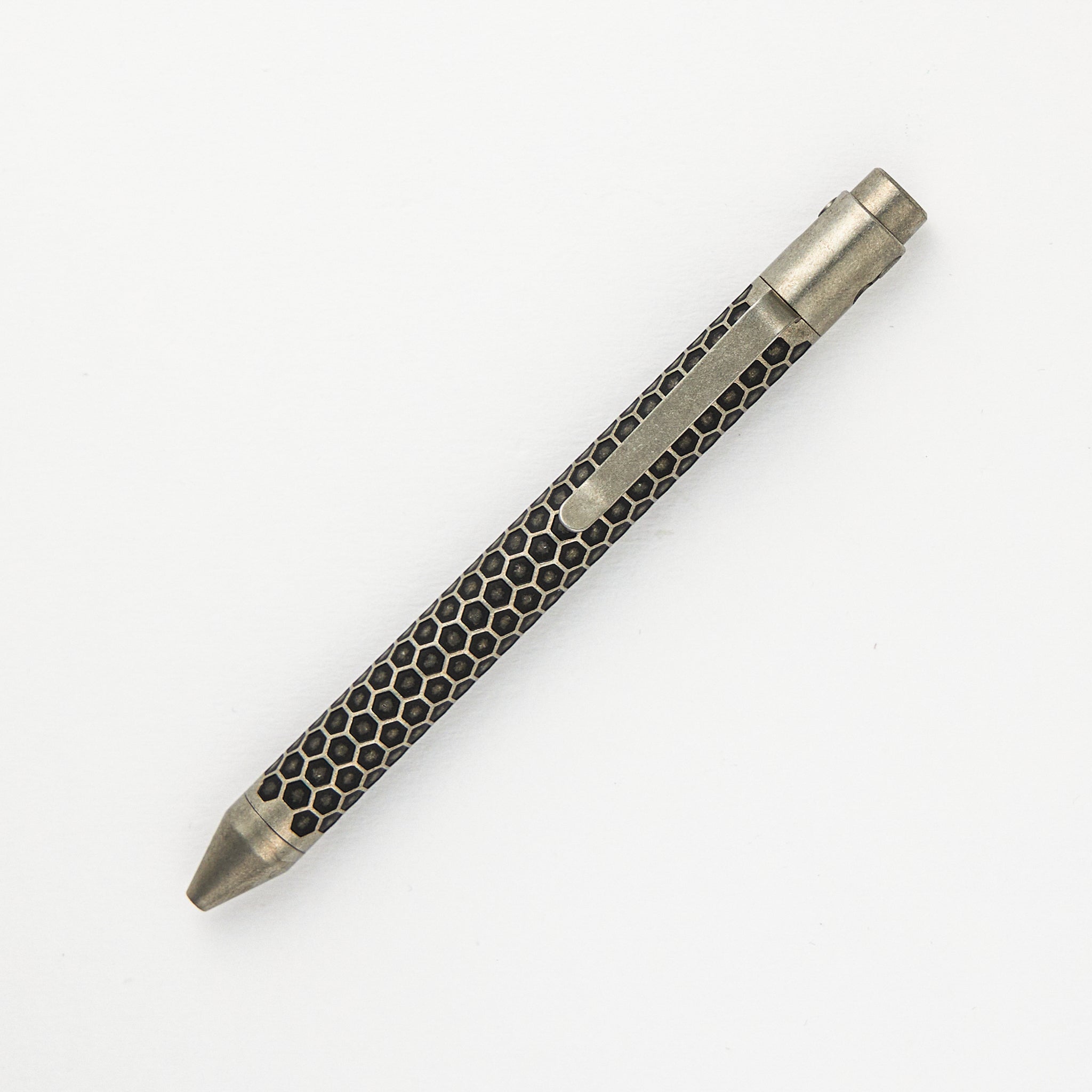 TiButton - Titanium Parker Honey Badger RH SL Blackened Tumbled Pen