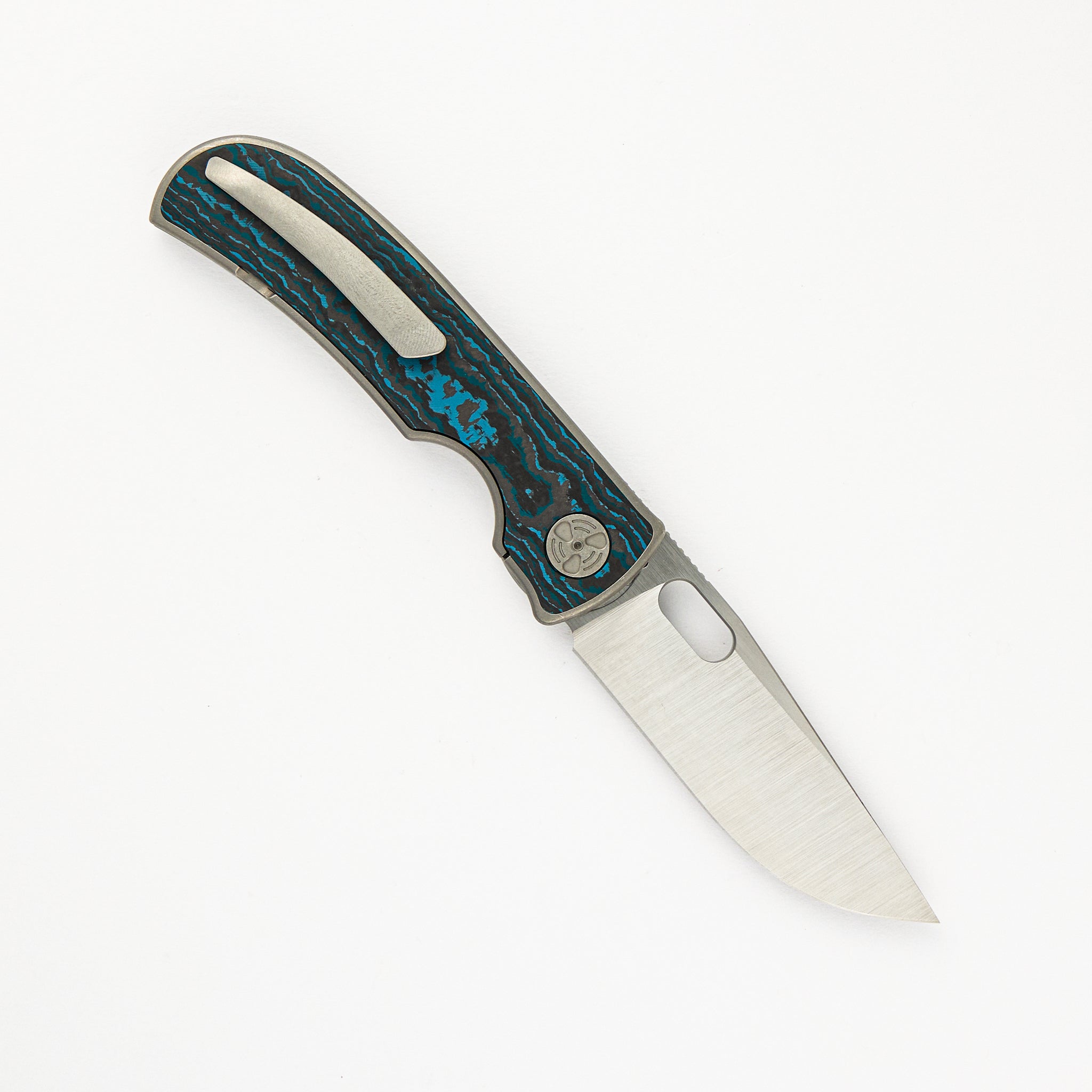 WINGMANEDC MTNT MACH 3 – M390 – TITANIUM W- BLUE FAT CARBON INLAY