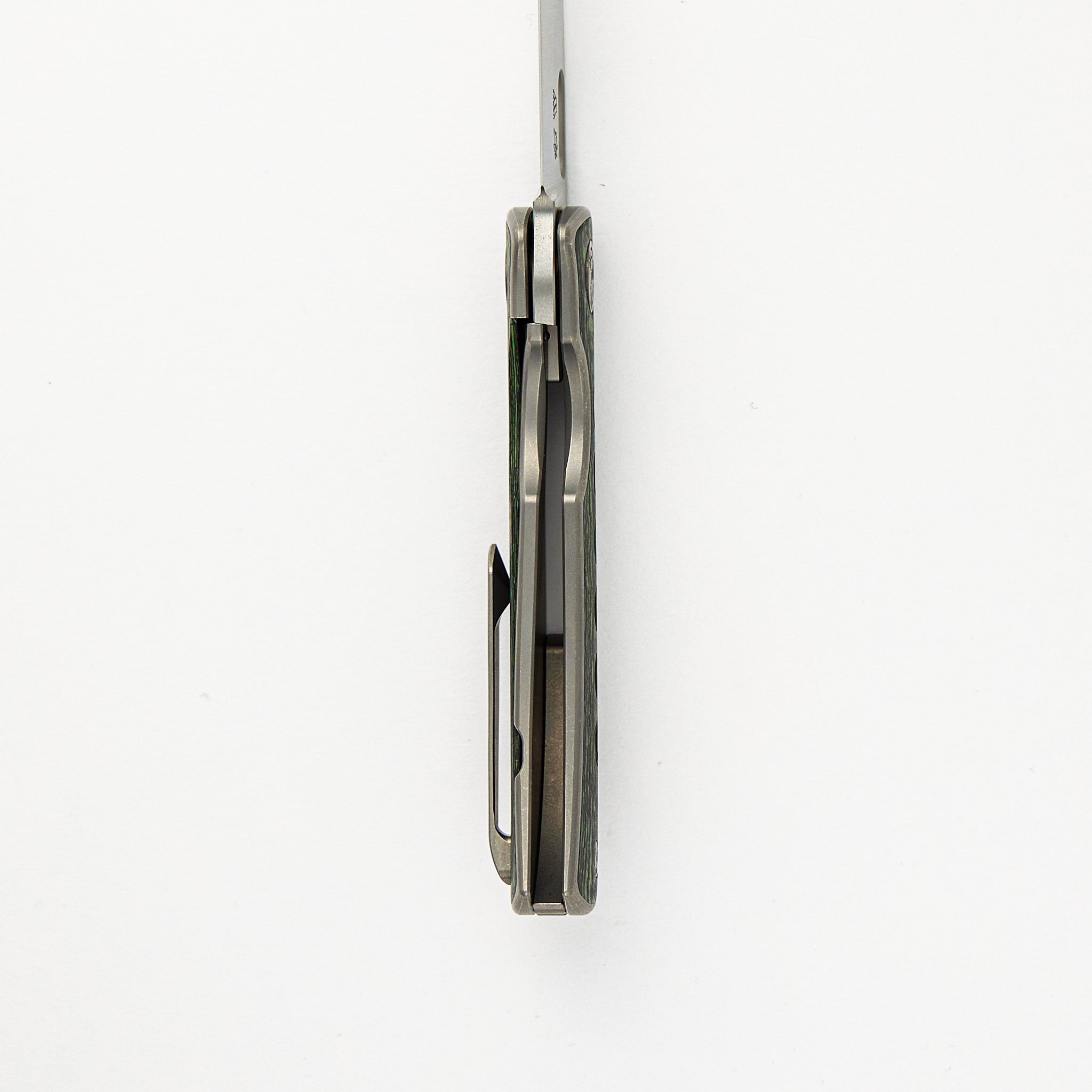MTNT MACH 3 – M390 – TITANIUM W- GREEN FAT CARBON INLAY