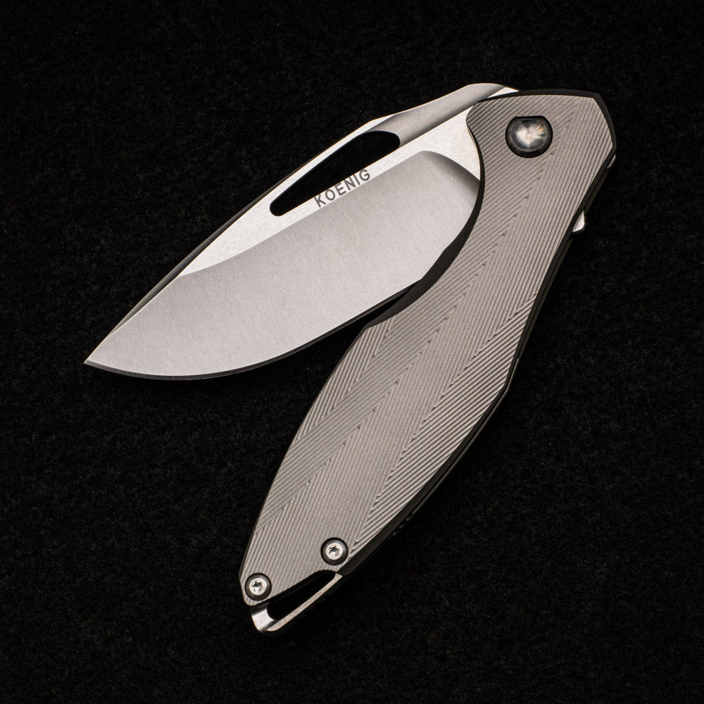 KOENIG KNIVES ARIUS - TEXTURED TITANIUM HANDLE - M390 BLADE
