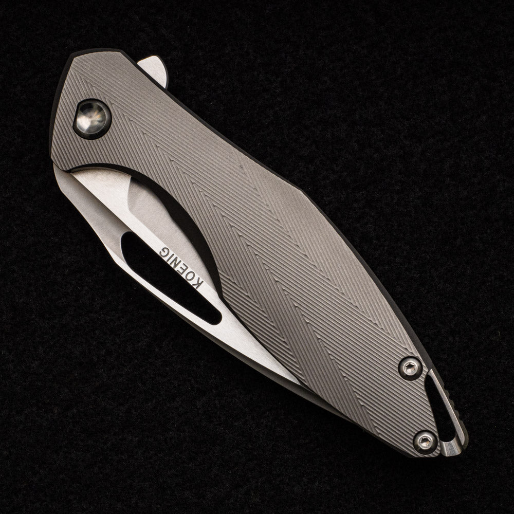 KOENIG KNIVES ARIUS - TEXTURED TITANIUM HANDLE - M390 BLADE