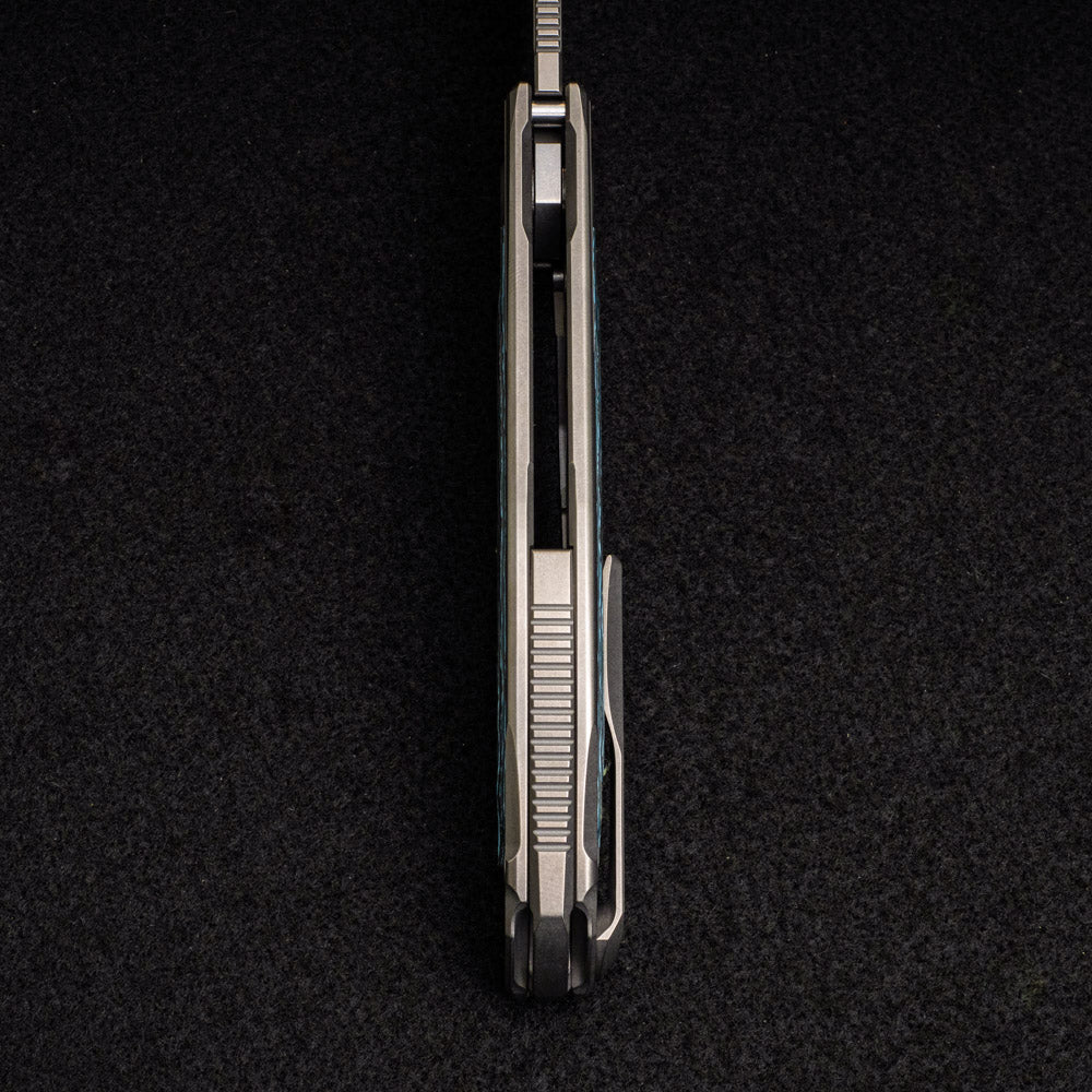 SHIROGOROV F95R NL – M390 BLADE – STONEWASHED TITANIUM HANDLE W- “ARCTIC STORM” CARBON FIBER INLAY- MRBS