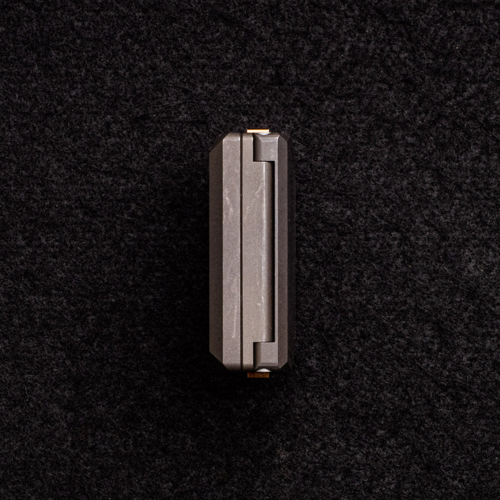 Rexford Knives - Recon 1 UB1 – Dark Stonewash – Line Engraved (Gold Heat Colored)