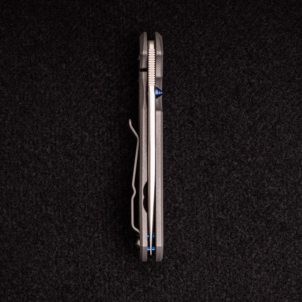 CHRIS REEVE SMALL SEBENZA 31 W- LYNCH CLIP - BLUE SINGLE THUMB LUG - S45VN BLADE