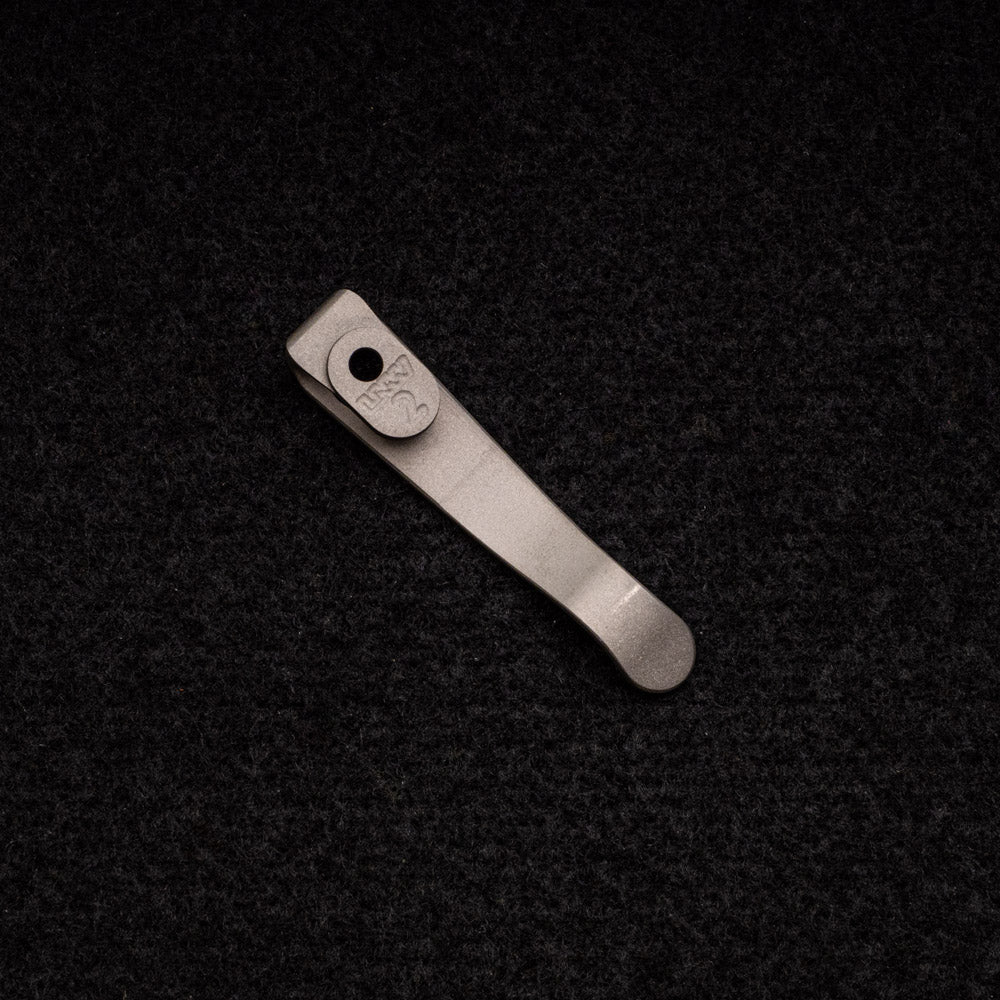 CHRIS REEVE SMALL SEBENZA 31 W- LYNCH CLIP - BLUE SINGLE THUMB LUG - S45VN BLADE