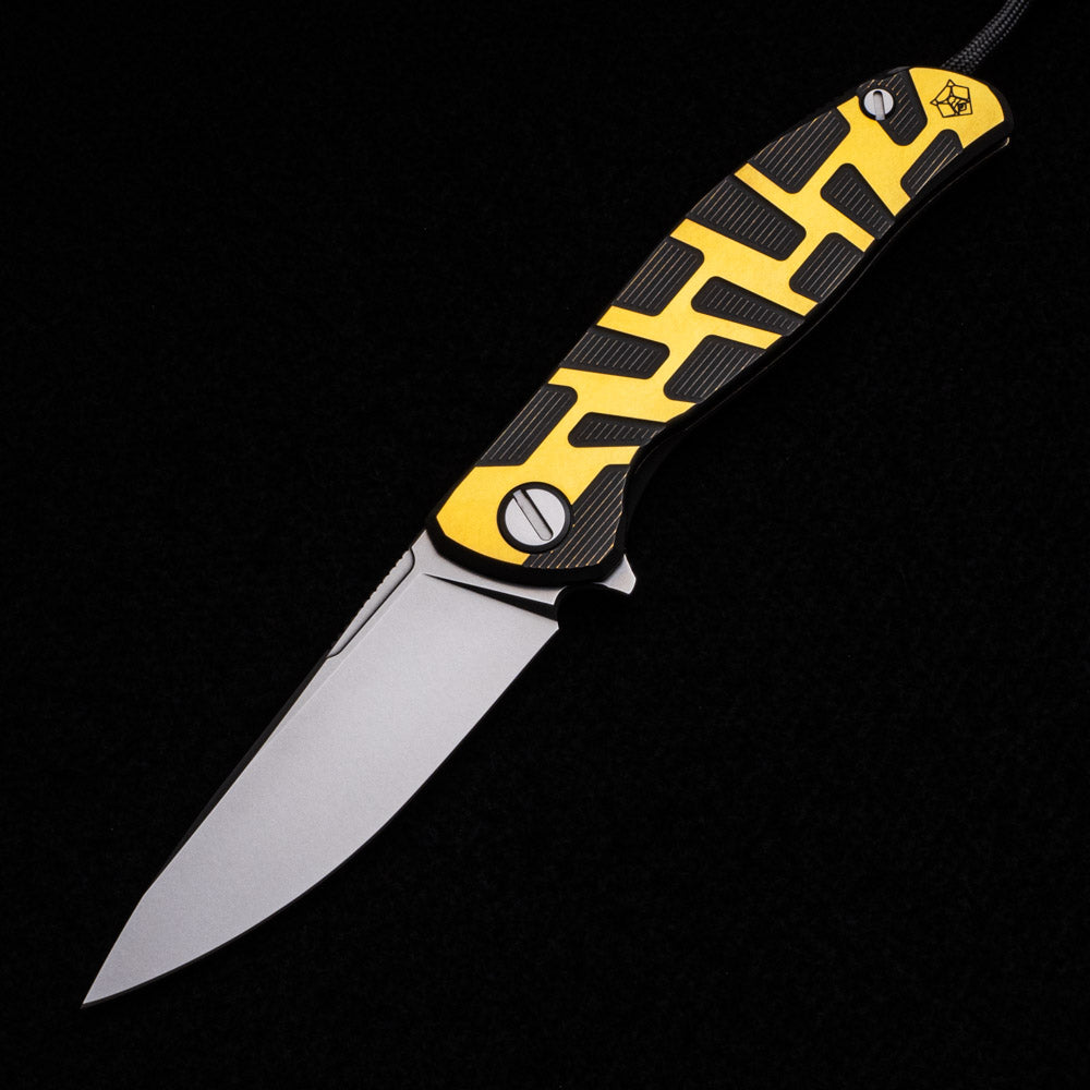 Shirogorov F95 T Pattern Gen 4 – Blade Show Edition – Grey-Yellow Ano Titanium Handle – M390 Blade – MRBS