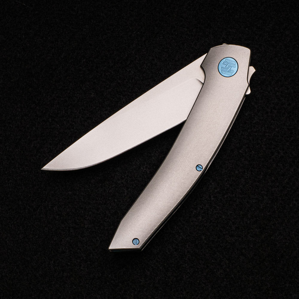 Hog House Knives Model T – M390 BLADE – TI W- LIGHT BLUE
