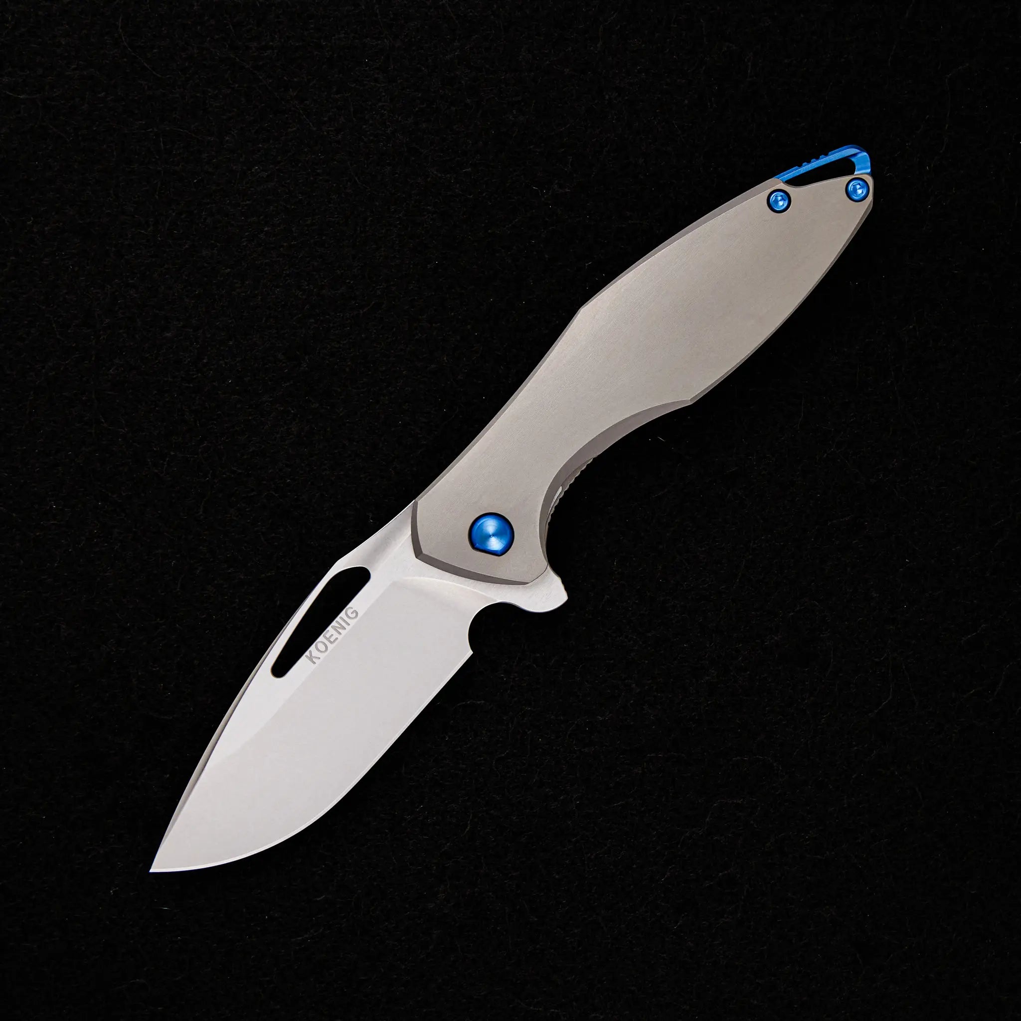 KOENIG KNIVES MINI ARIUS – SMOOTH TITANIUM HANDLE – M390 BLADE