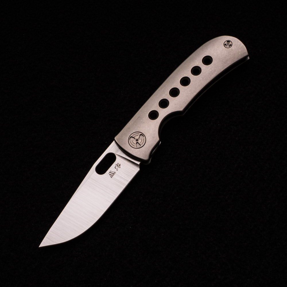 WINGMANEDC MTNT MACH 3 – M390 – TITANIUM