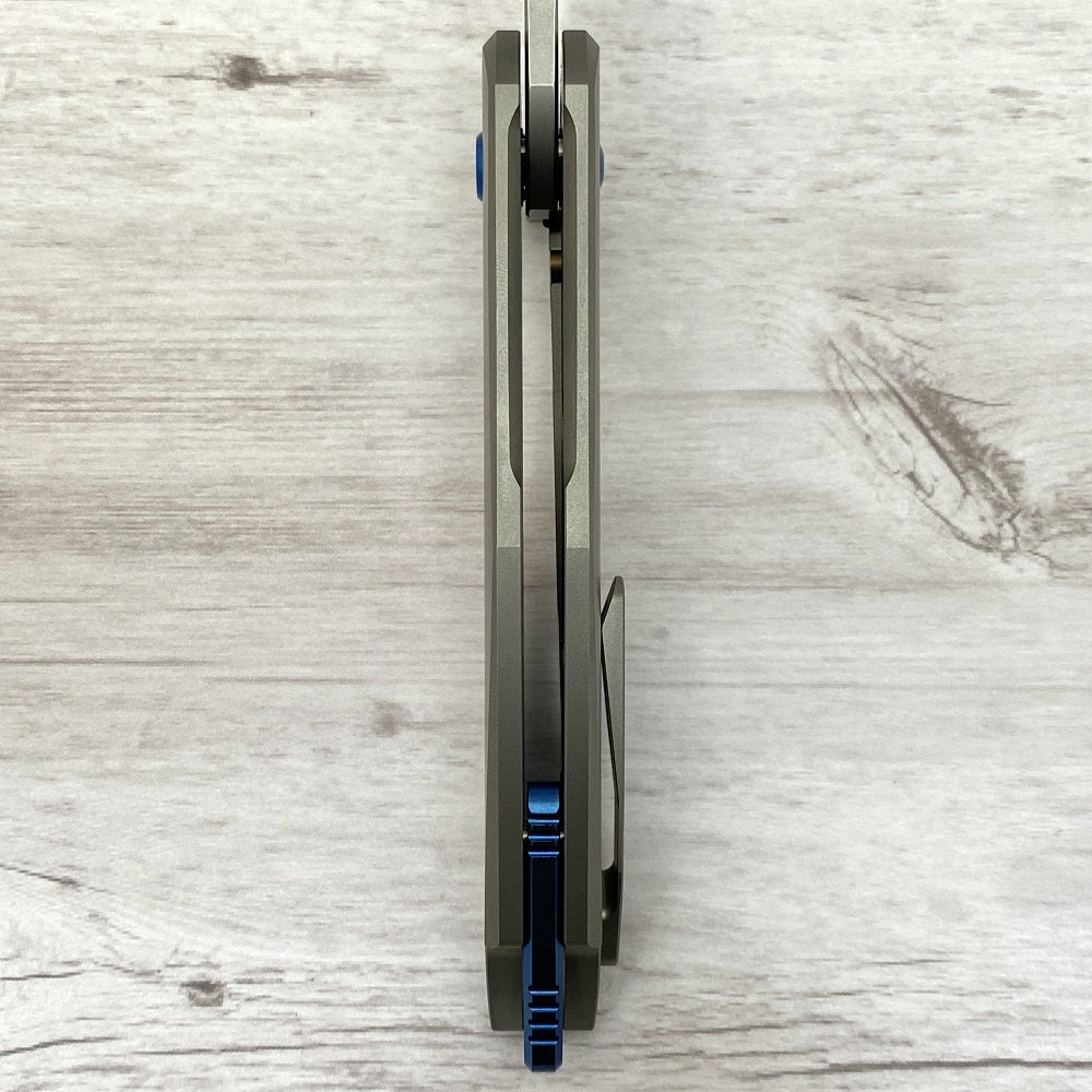 KOENIG KNIVES ARIUS - TITANIUM HANDLE - M390 BLADE