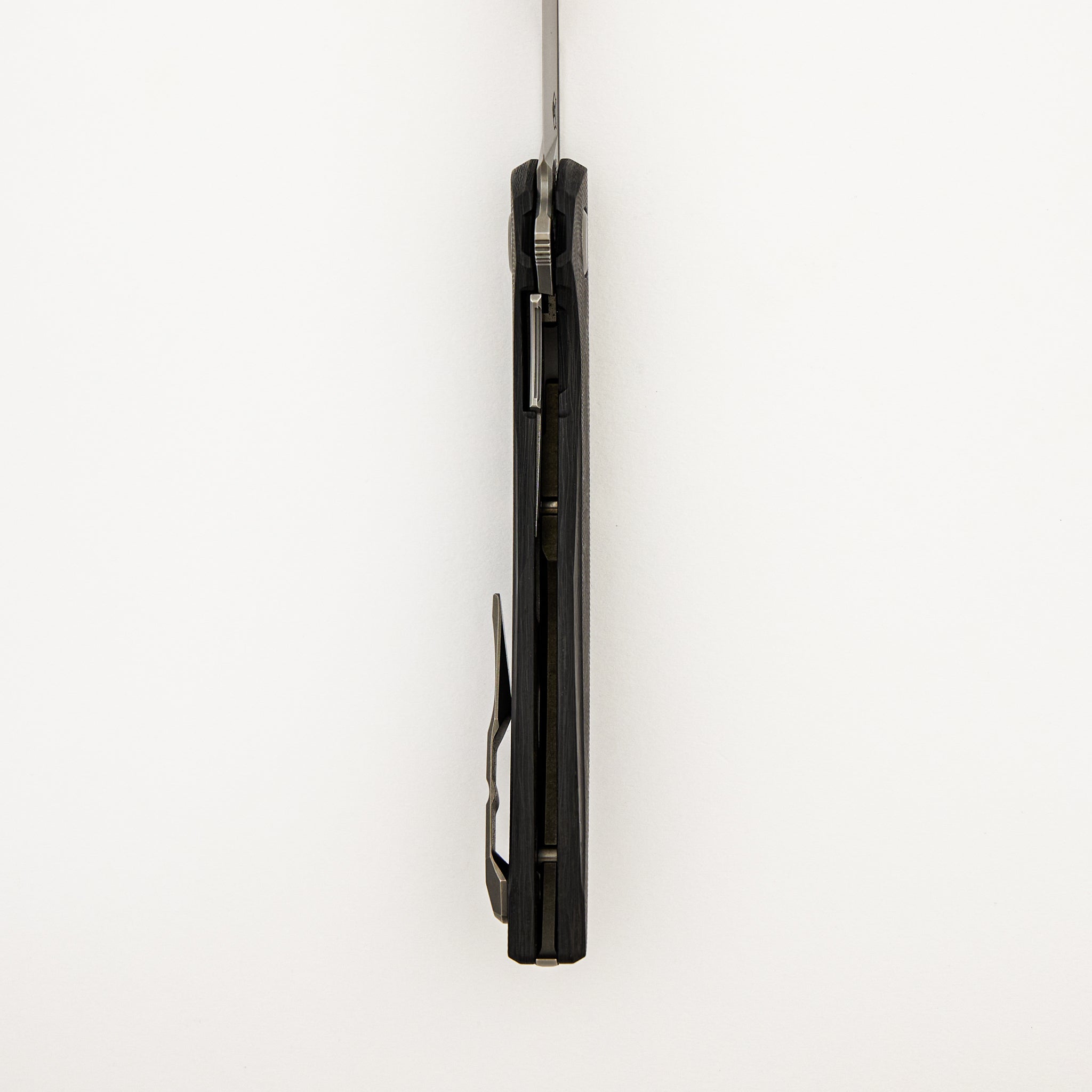 111 Gen 5.1 – M390 Blade – Carbon Fiber Handle – MRBS