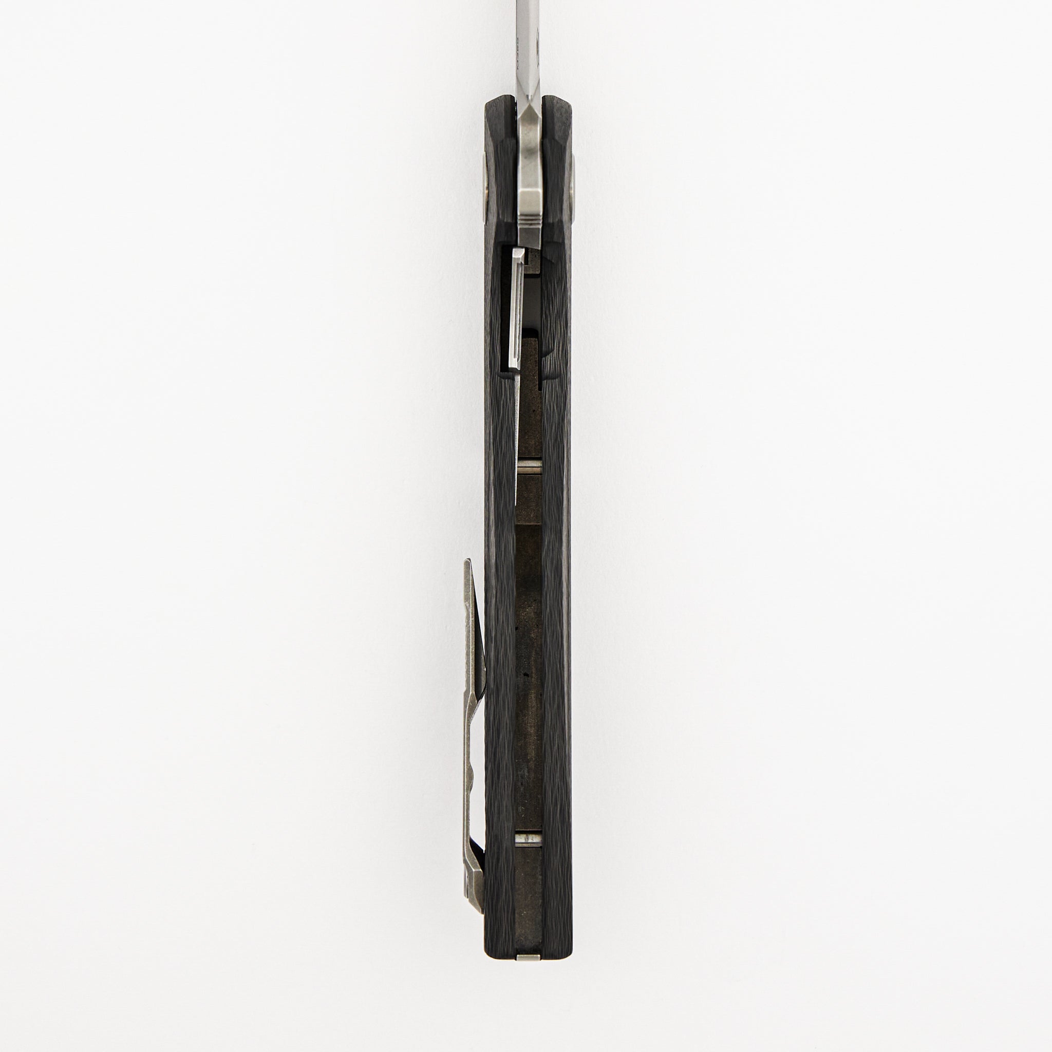 111 – M390 Blade – Carbon Fiber Handle – MRBS
